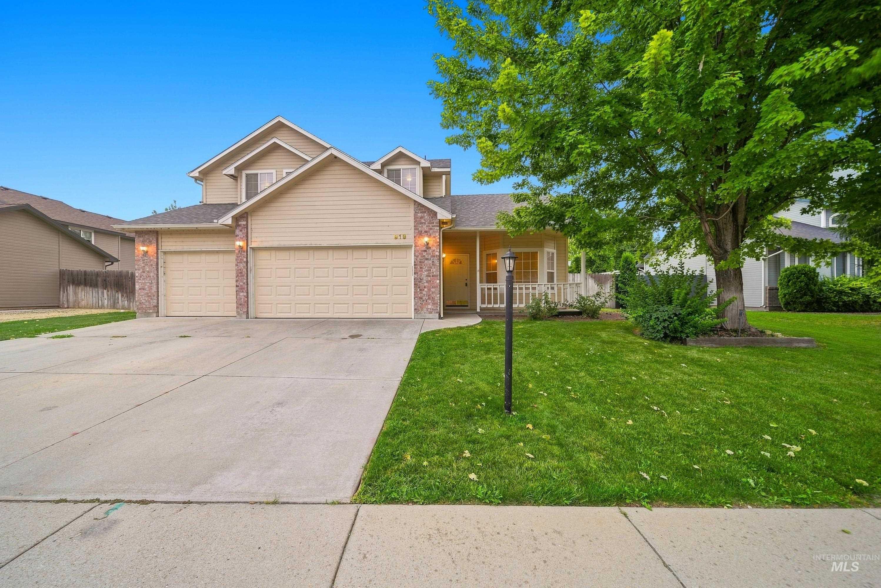 919 E Hawk St, Meridian, Idaho 83646, 4 Bedrooms, 2.5 Bathrooms, Residential For Sale, Price $481,000,MLS 99000783