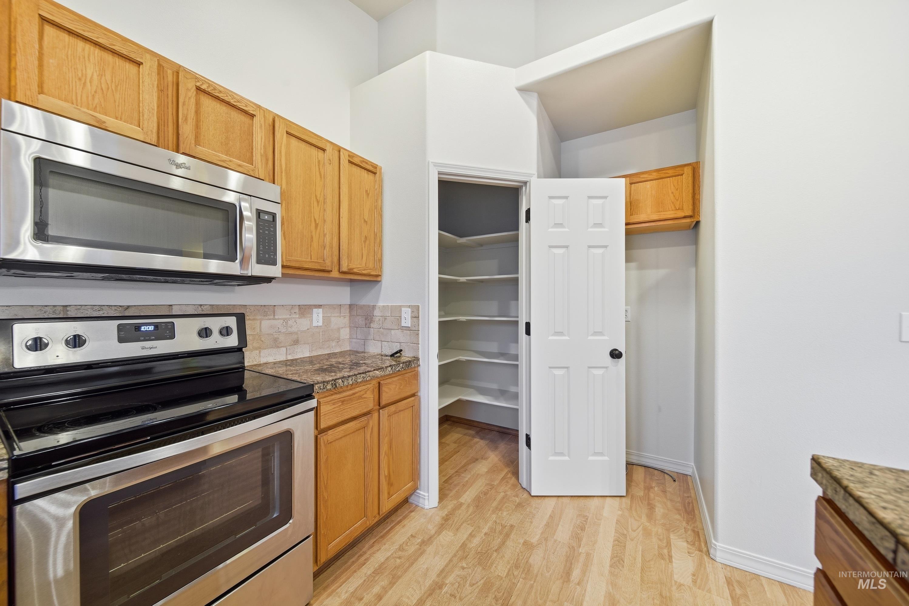 919 E Hawk St, Meridian, Idaho 83646, 4 Bedrooms, 2.5 Bathrooms, Residential For Sale, Price $481,000,MLS 99000783