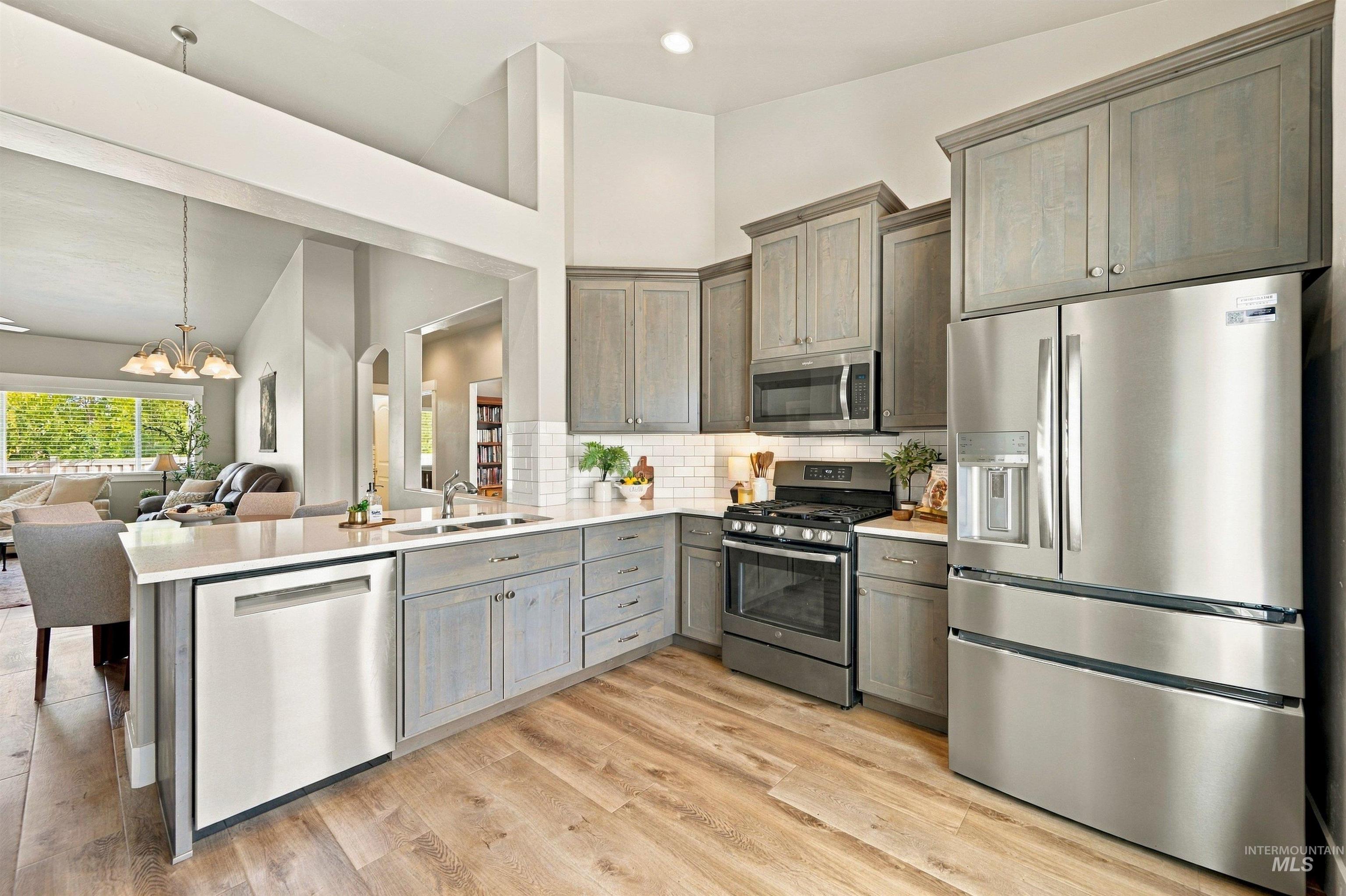 1656 Spring Creek Ave., Middleton, Idaho 83644, 3 Bedrooms, 2 Bathrooms, Residential For Sale, Price $479,000,MLS 99000790