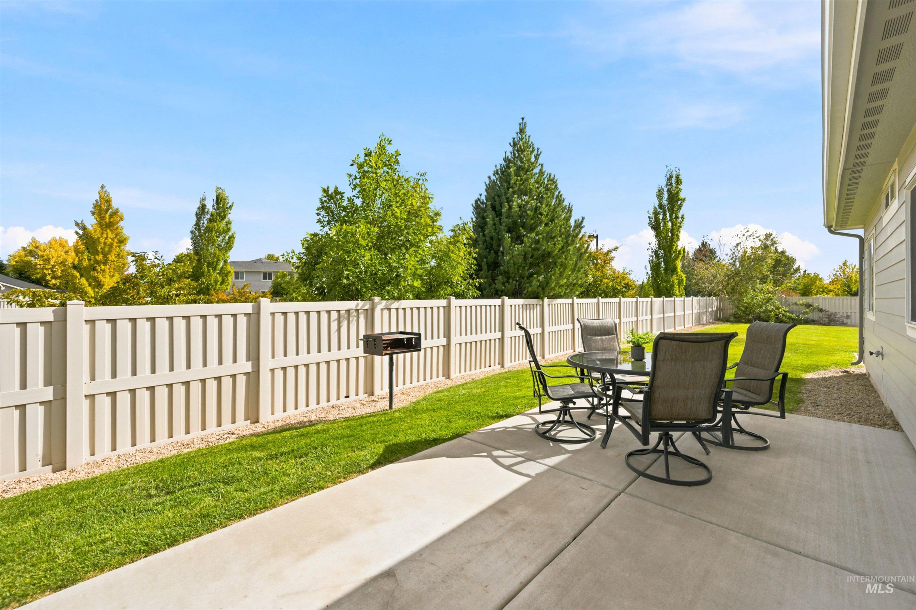 1656 Spring Creek Ave., Middleton, Idaho 83644, 3 Bedrooms, 2 Bathrooms, Residential For Sale, Price $479,000,MLS 99000790