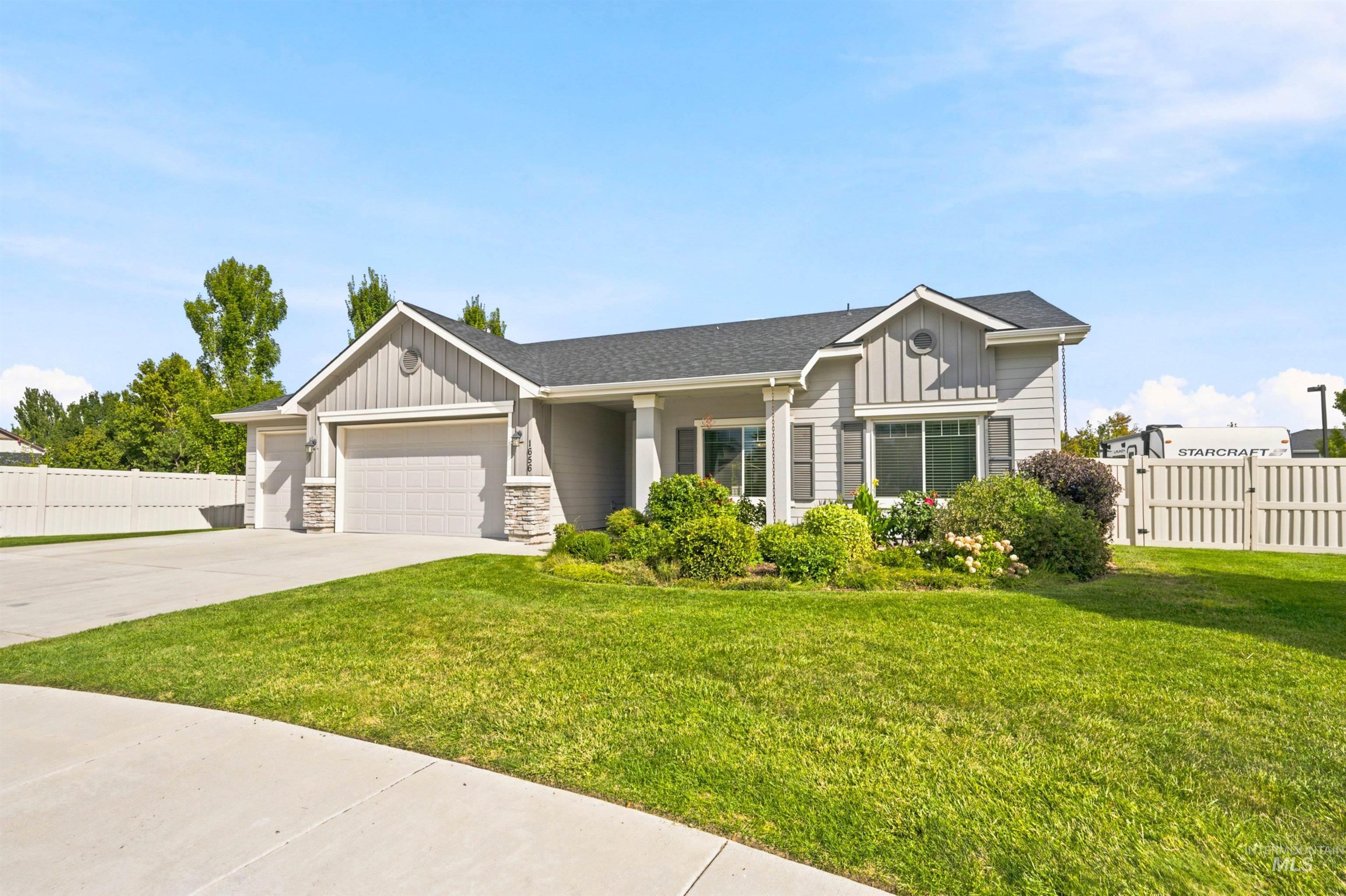 1656 Spring Creek Ave., Middleton, Idaho 83644, 3 Bedrooms, 2 Bathrooms, Residential For Sale, Price $479,000,MLS 99000790