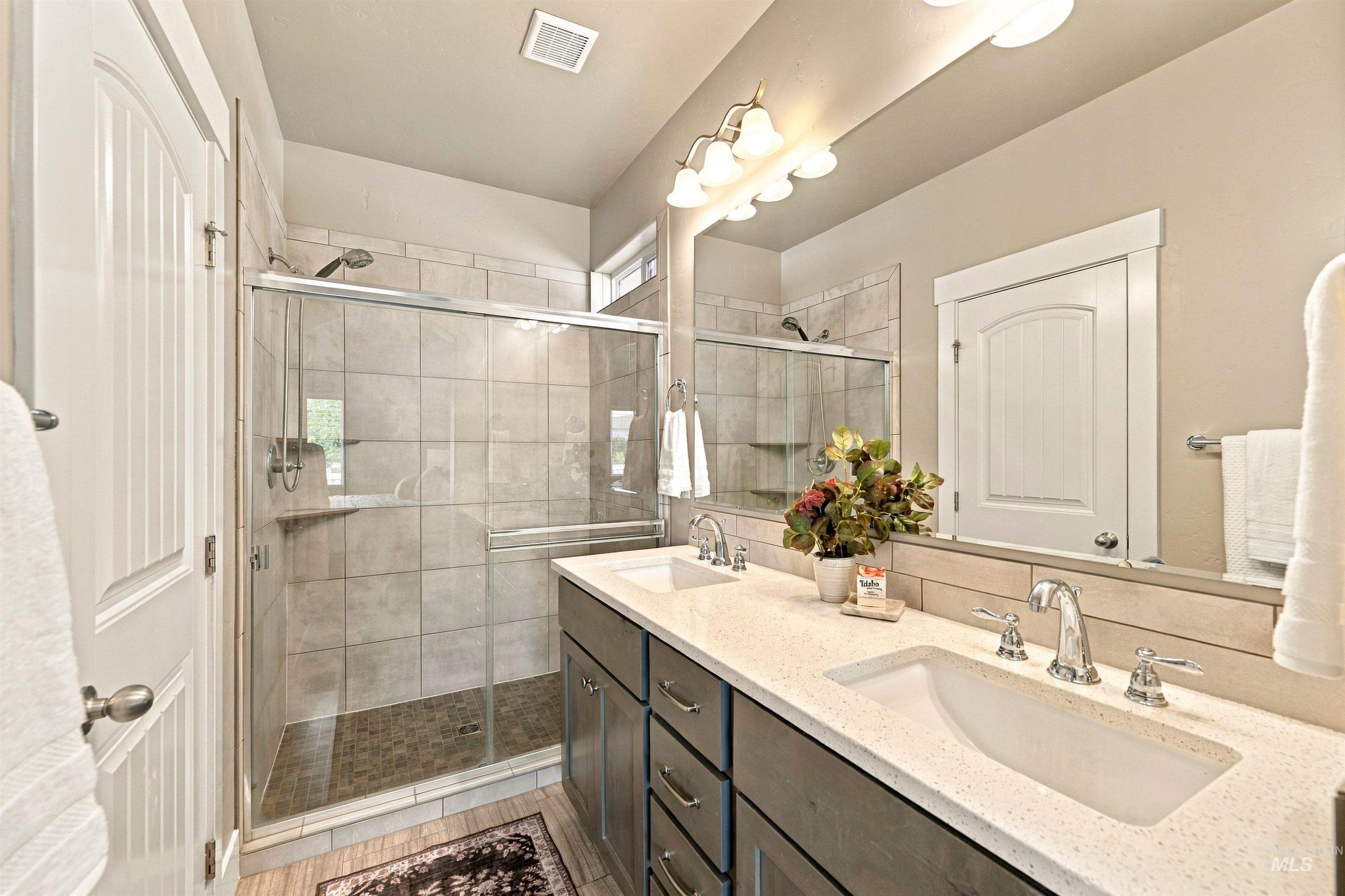 1656 Spring Creek Ave., Middleton, Idaho 83644, 3 Bedrooms, 2 Bathrooms, Residential For Sale, Price $479,000,MLS 99000790