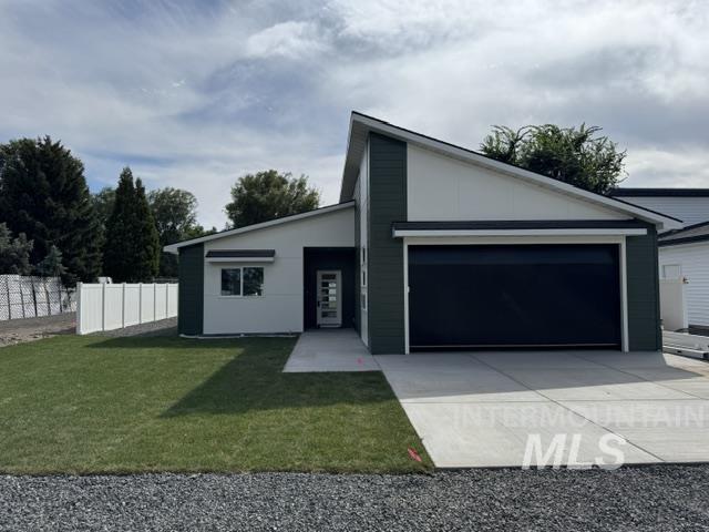 923 Aiken Ave, Buhl, Idaho 83316, 3 Bedrooms, 2 Bathrooms, Residential For Sale, Price $385,000,MLS 99000799