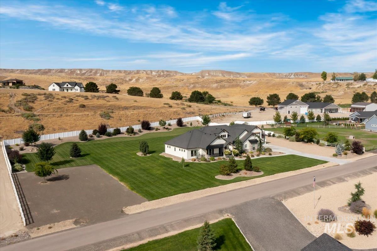 541 Bass Run Ln, Marsing, Idaho 83639, 3 Bedrooms, 3.5 Bathrooms, Residential For Sale, Price $1,175,000,MLS 99000808