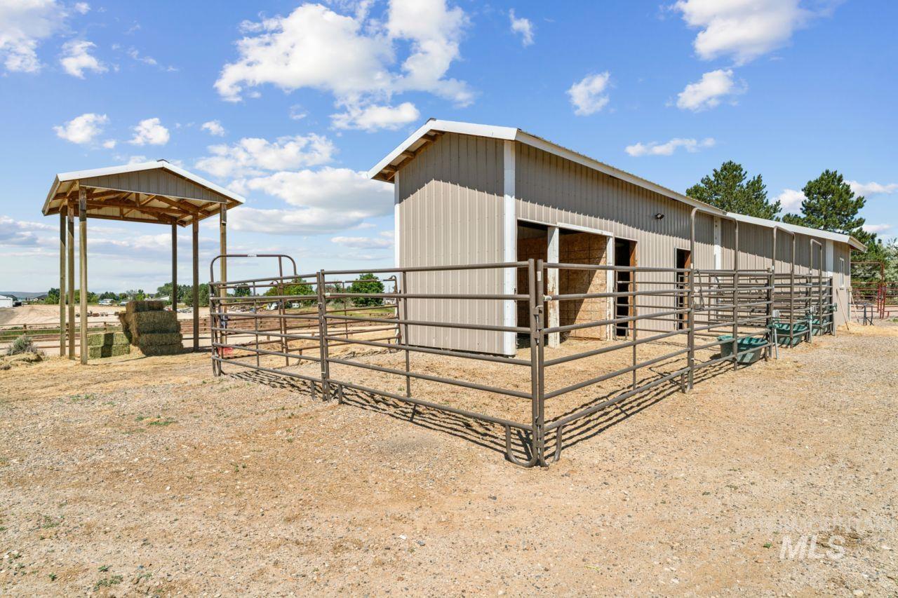 1925 Glenway Ave, Fruitland, Idaho 83619, 4 Bedrooms, 3 Bathrooms, Residential For Sale, Price $750,000,MLS 99000812