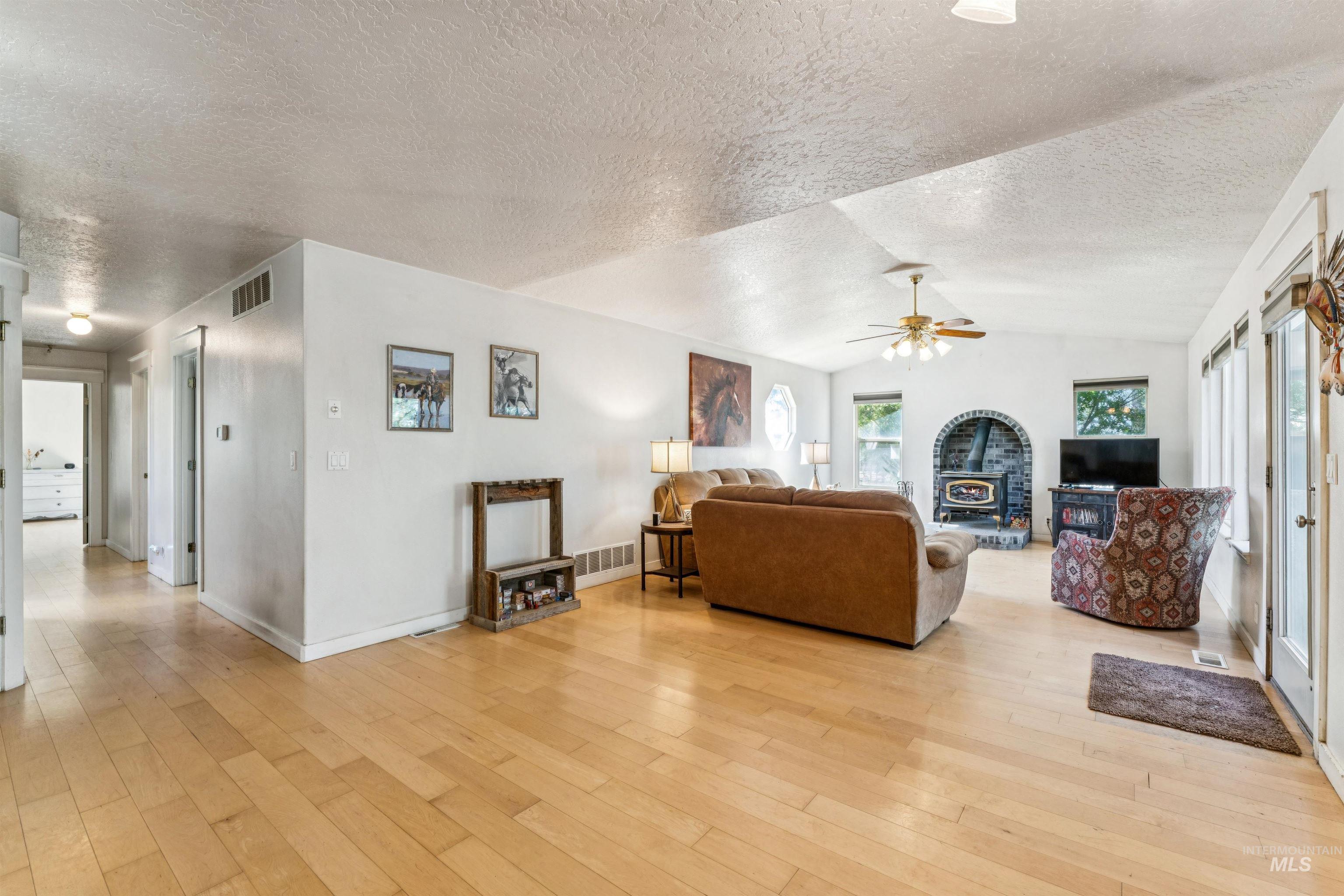 1925 Glenway Ave, Fruitland, Idaho 83619, 4 Bedrooms, 3 Bathrooms, Residential For Sale, Price $750,000,MLS 99000812