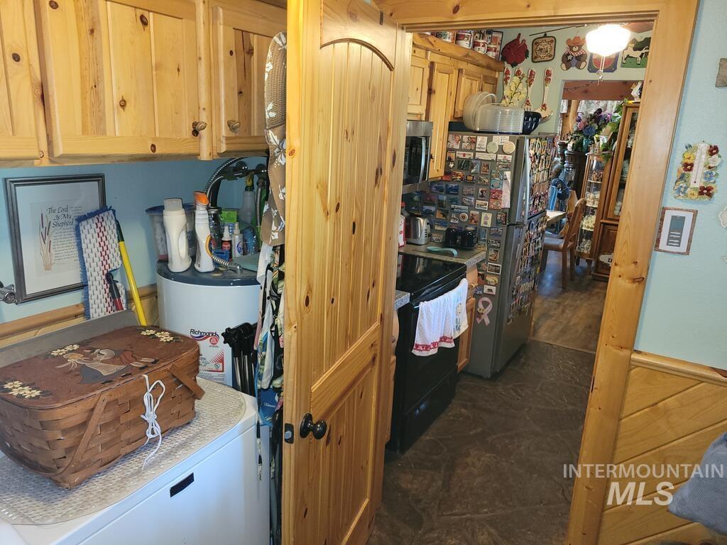 9775 Hwy 55, Cascade, Idaho 83611, 3 Bedrooms, 1 Bathroom, Residential For Sale, Price $649,900,MLS 99000827