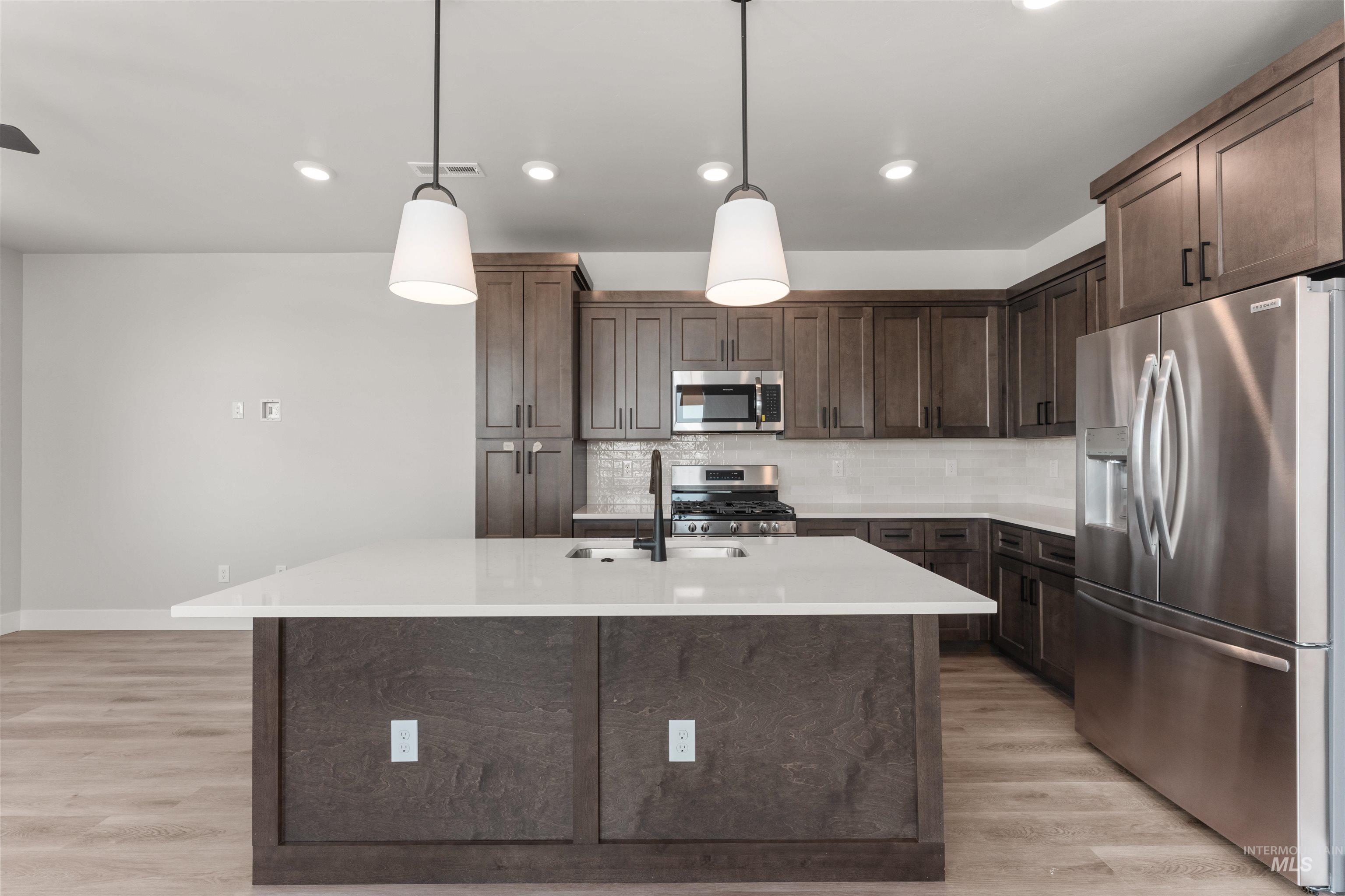 12493 W Bridger Bay Dr, Star, Idaho 83669, 4 Bedrooms, 3 Bathrooms, Residential For Sale, Price $437,990,MLS 99000833