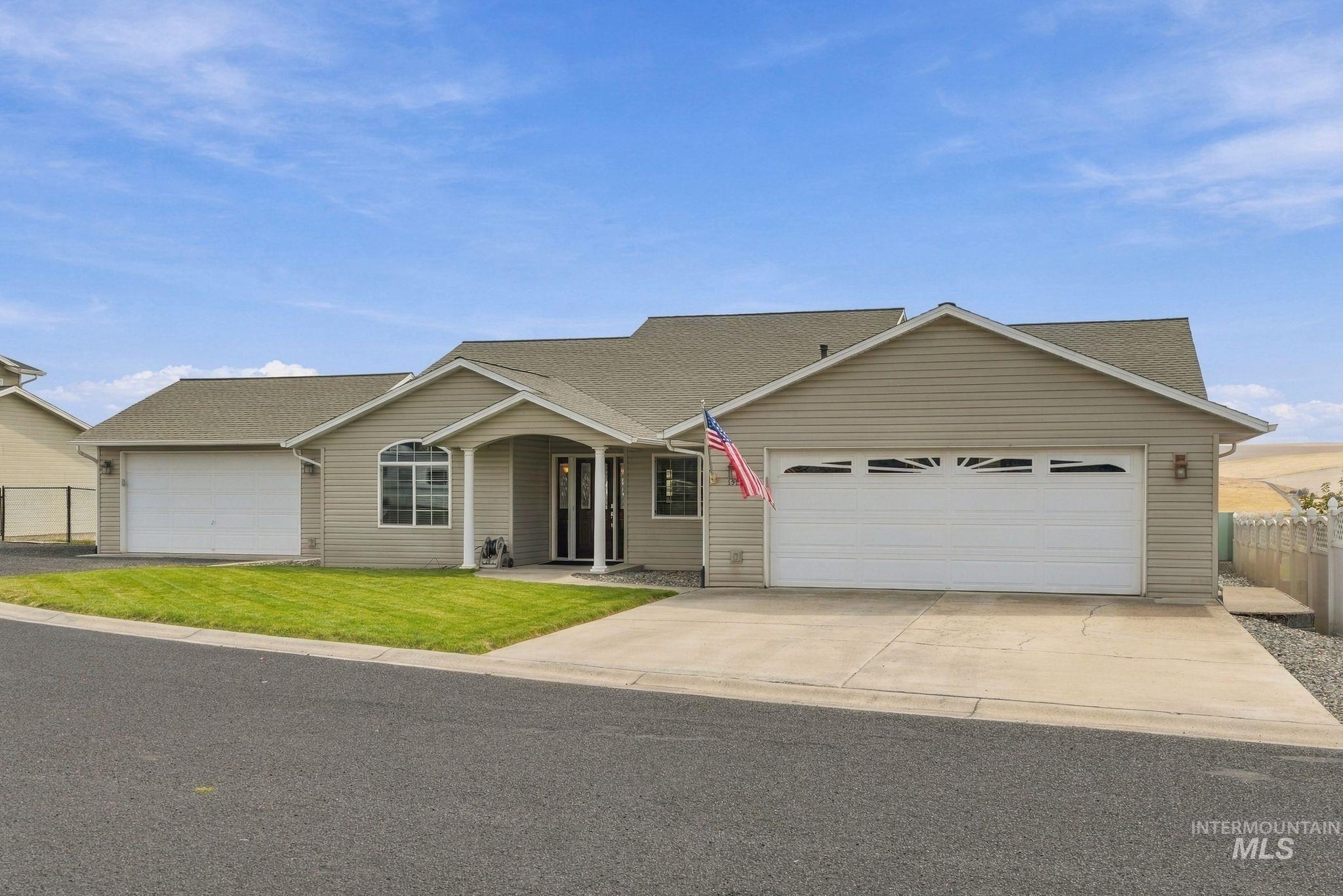 1922 Birch Dr, Lewiston, Idaho 83501, 4 Bedrooms, 2 Bathrooms, Residential For Sale, Price $525,000, 99000838
