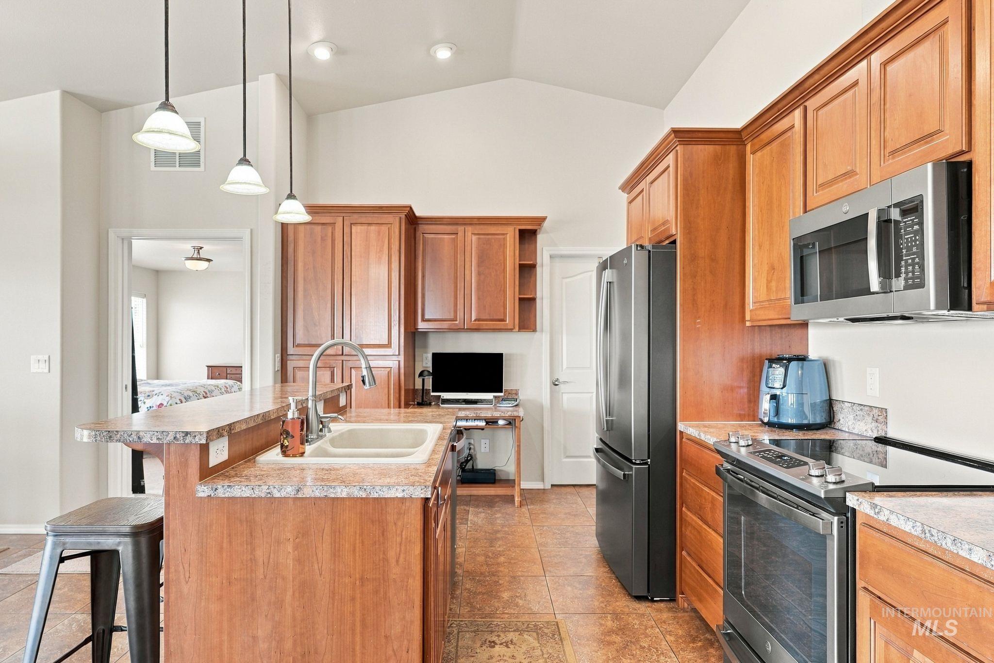 1922 Birch Dr, Lewiston, Idaho 83501, 4 Bedrooms, 2 Bathrooms, Residential For Sale, Price $525,000, 99000838