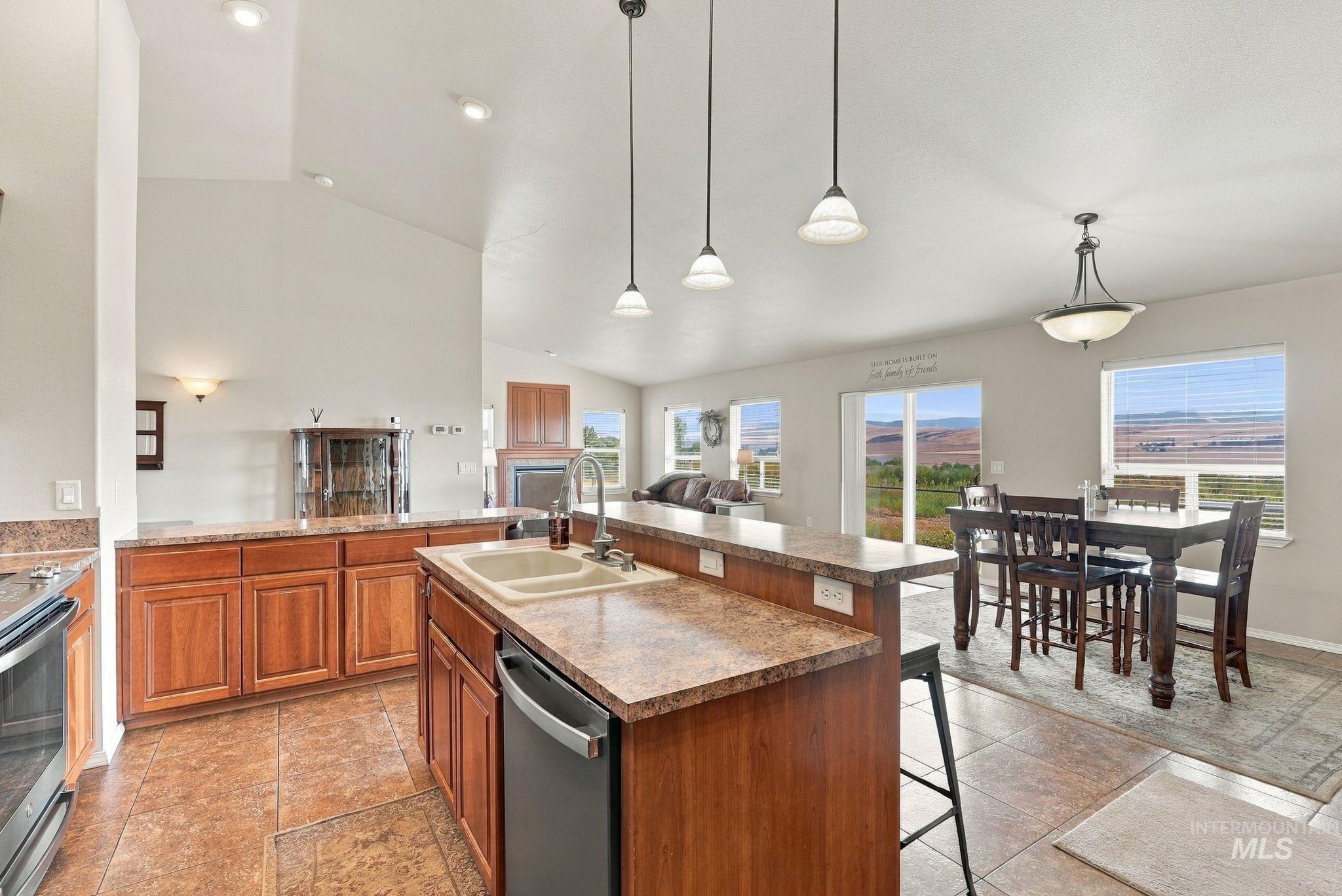 1922 Birch Dr, Lewiston, Idaho 83501, 4 Bedrooms, 2 Bathrooms, Residential For Sale, Price $525,000, 99000838