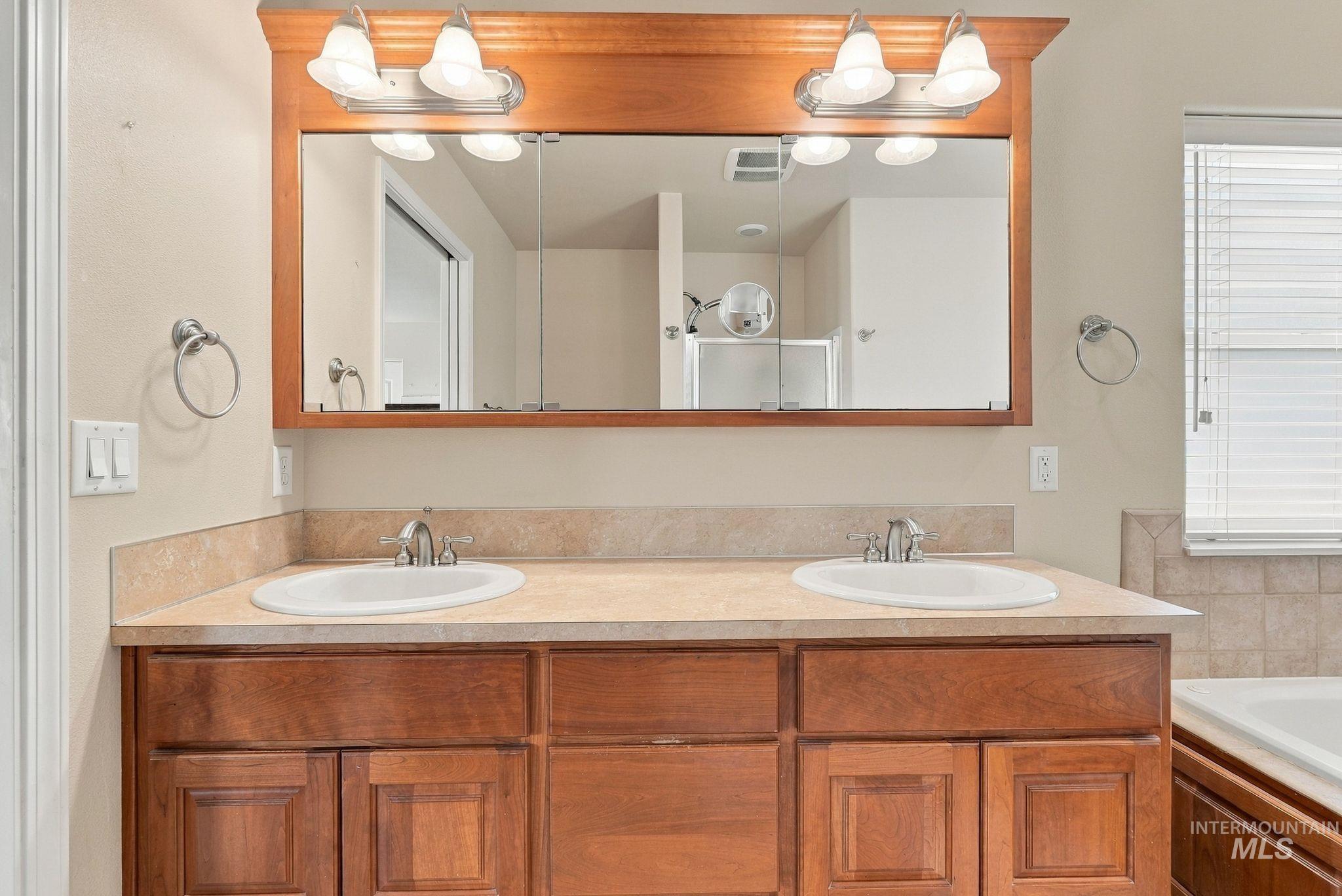 1922 Birch Dr, Lewiston, Idaho 83501, 4 Bedrooms, 2 Bathrooms, Residential For Sale, Price $525,000, 99000838