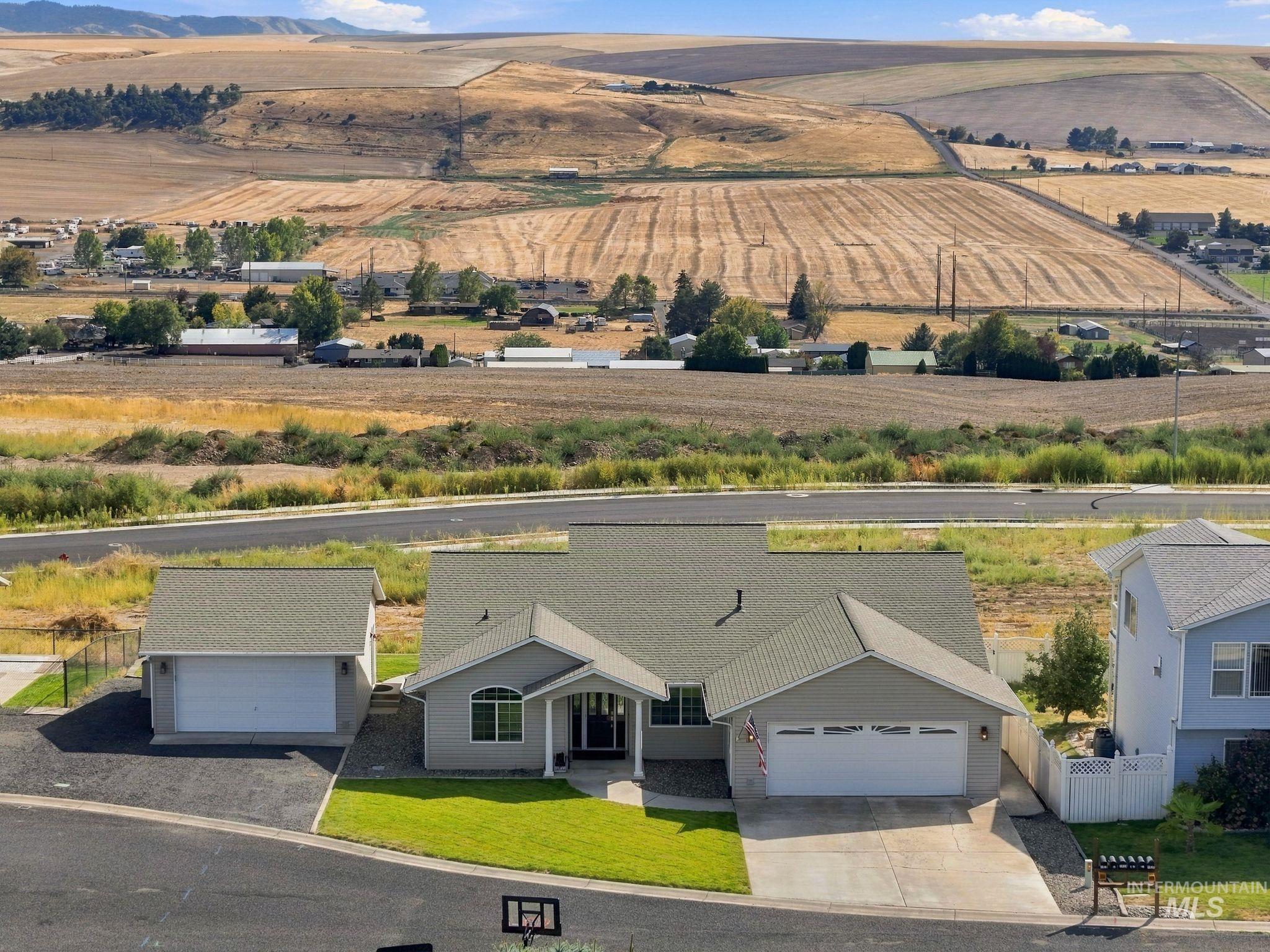 1922 Birch Dr, Lewiston, Idaho 83501, 4 Bedrooms, 2 Bathrooms, Residential For Sale, Price $525,000, 99000838