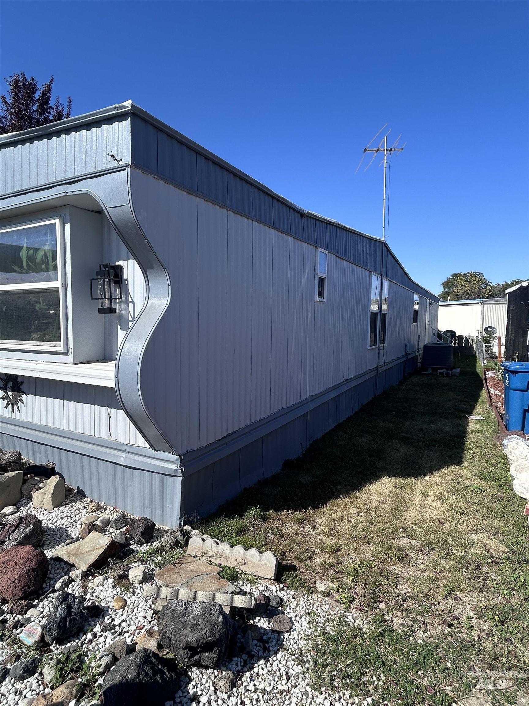 2205 E Linden St, Caldwell, Idaho 83605, 2 Bedrooms, 2 Bathrooms, Residential For Sale, Price $100,000, 99000840