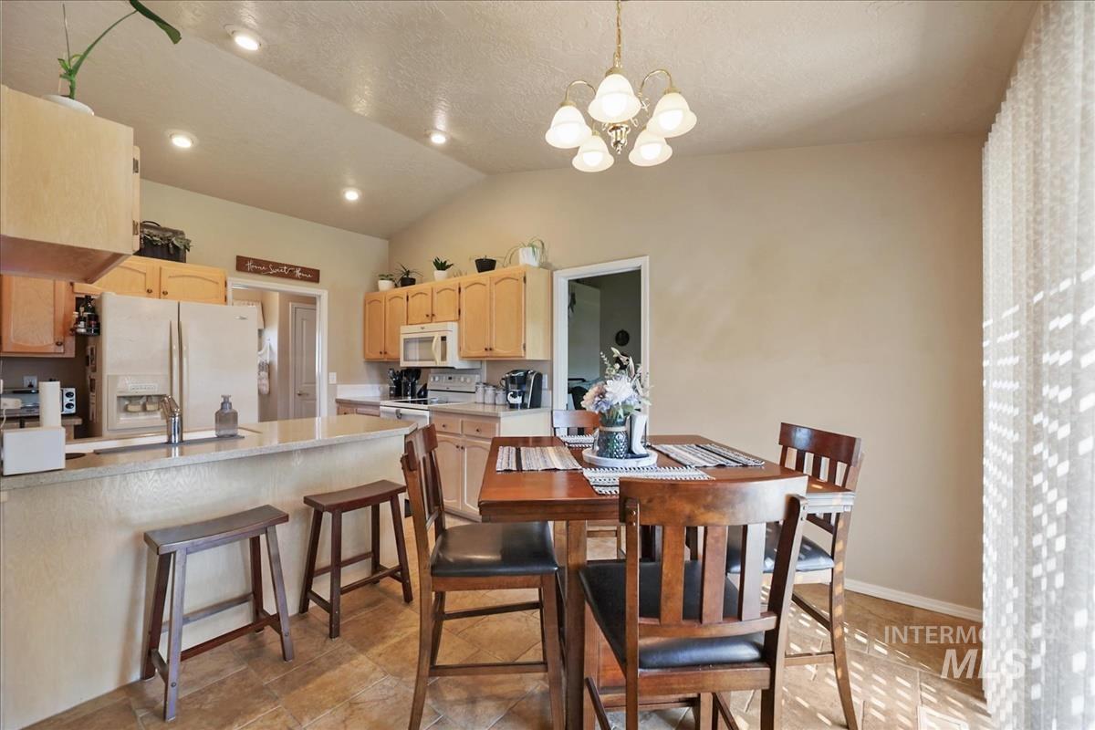 2866 N Penny Royal Place, Boise, Idaho 83713, 3 Bedrooms, 2 Bathrooms, Residential For Sale, Price $425,000,MLS 99000842