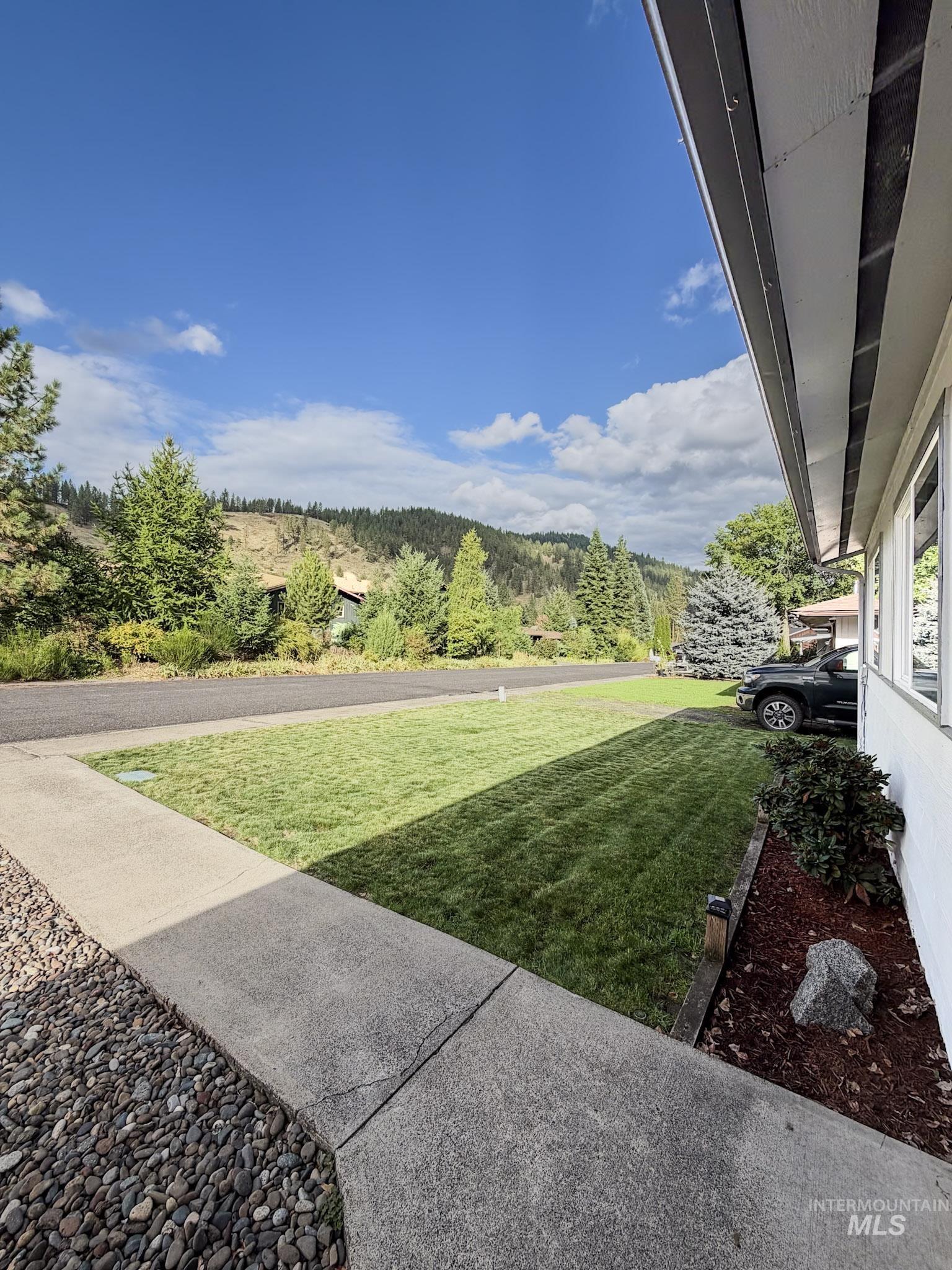 12470 Vista Avenue, Orofino, Idaho 83544, 3 Bedrooms, 2 Bathrooms, Residential For Sale, Price $370,000,MLS 99000848