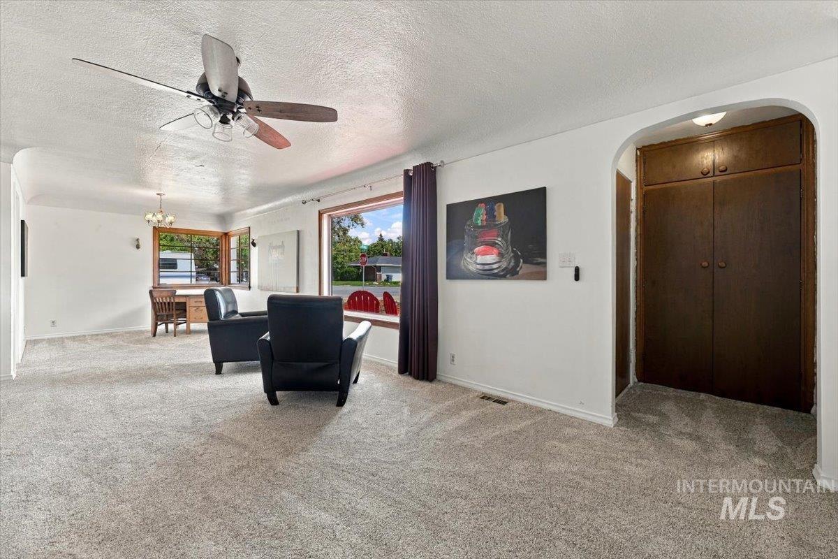 8107 King St, Boise, Idaho 83704, 2 Bedrooms, 1 Bathroom, Residential For Sale, Price $375,000,MLS 99000849