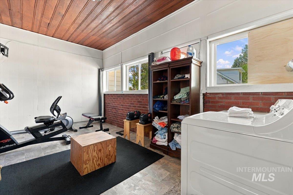 8107 King St, Boise, Idaho 83704, 2 Bedrooms, 1 Bathroom, Residential For Sale, Price $375,000,MLS 99000849