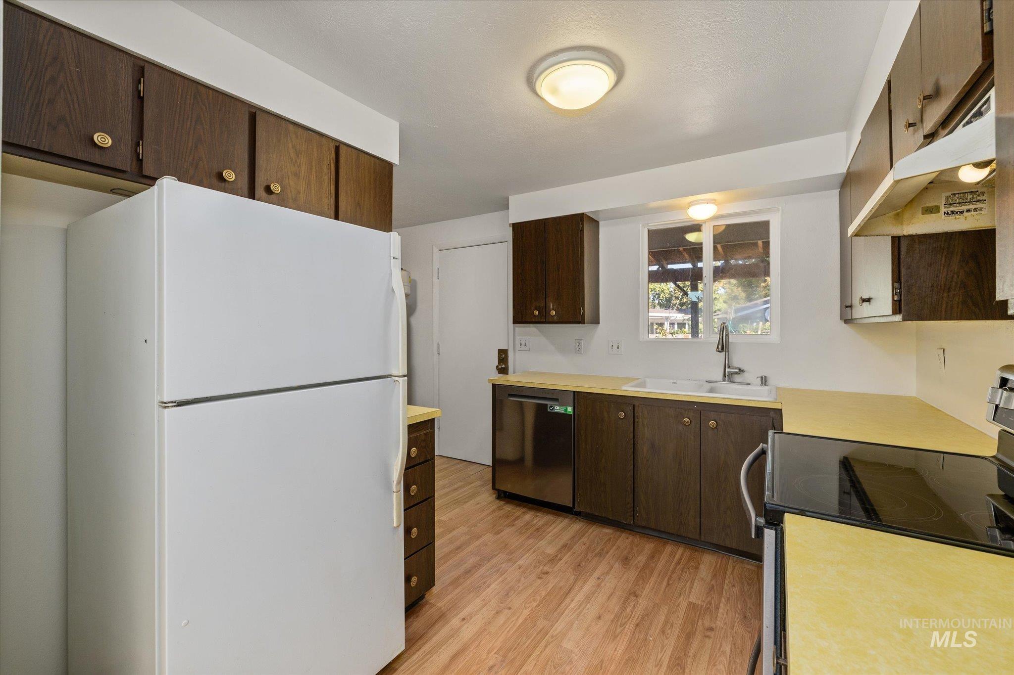 606 W Lawndale Dr, Meridian, Idaho 83646, 3 Bedrooms, 1 Bathroom, Residential For Sale, Price $399,000,MLS 99000851