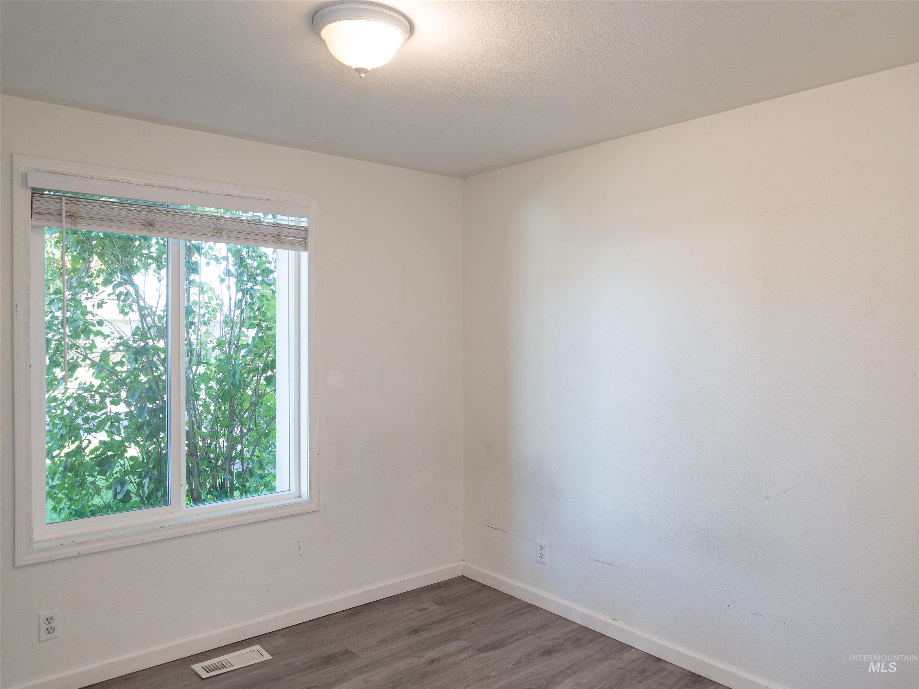 2556 SW 2nd Avenue, Ontario, Oregon 97914, 3 Bedrooms, 3 Bathrooms, Residential For Sale, Price $309,900,MLS 99000852