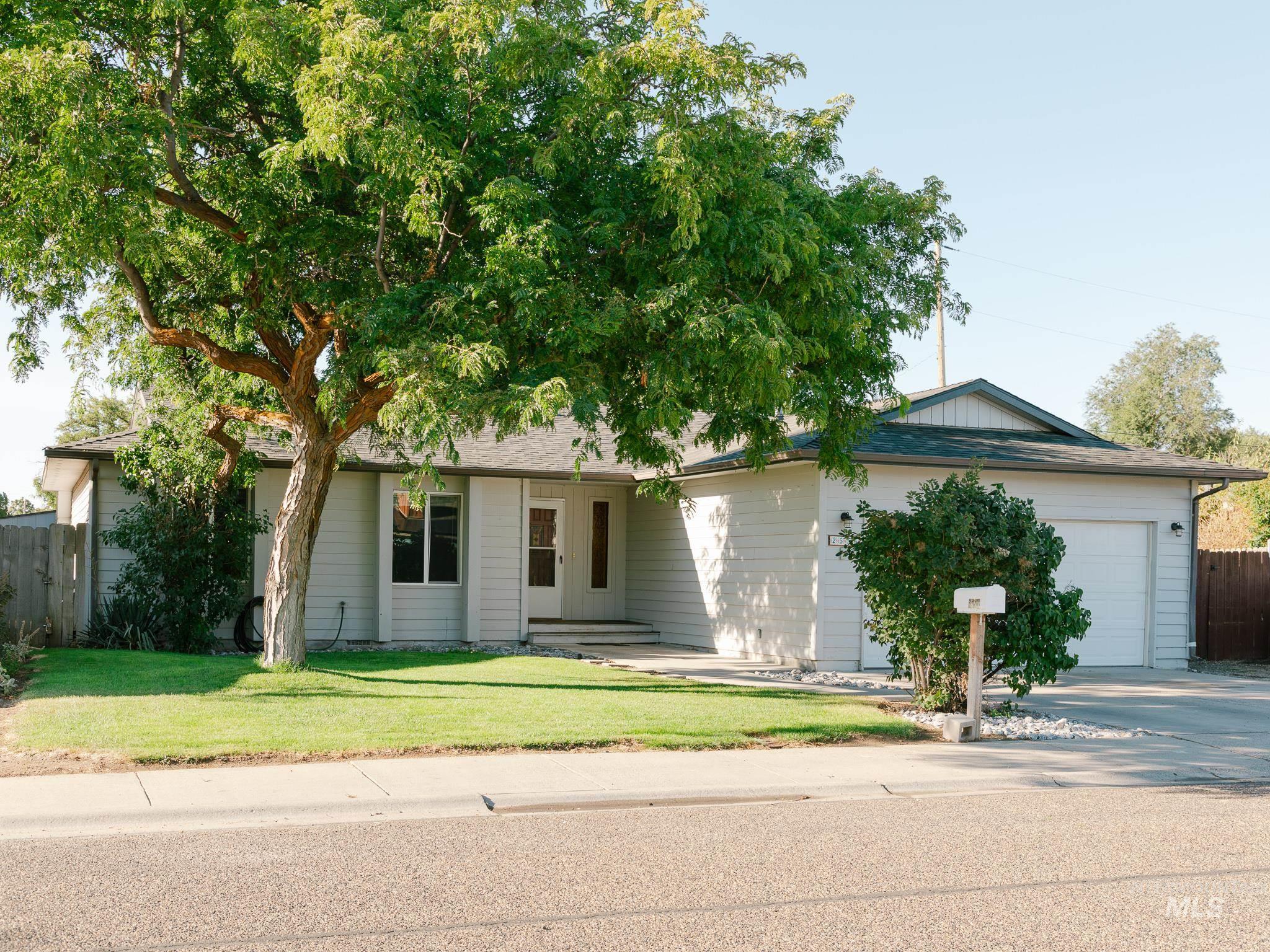 2556 SW 2nd Avenue, Ontario, Oregon 97914, 3 Bedrooms, 3 Bathrooms, Residential For Sale, Price $309,900,MLS 99000852