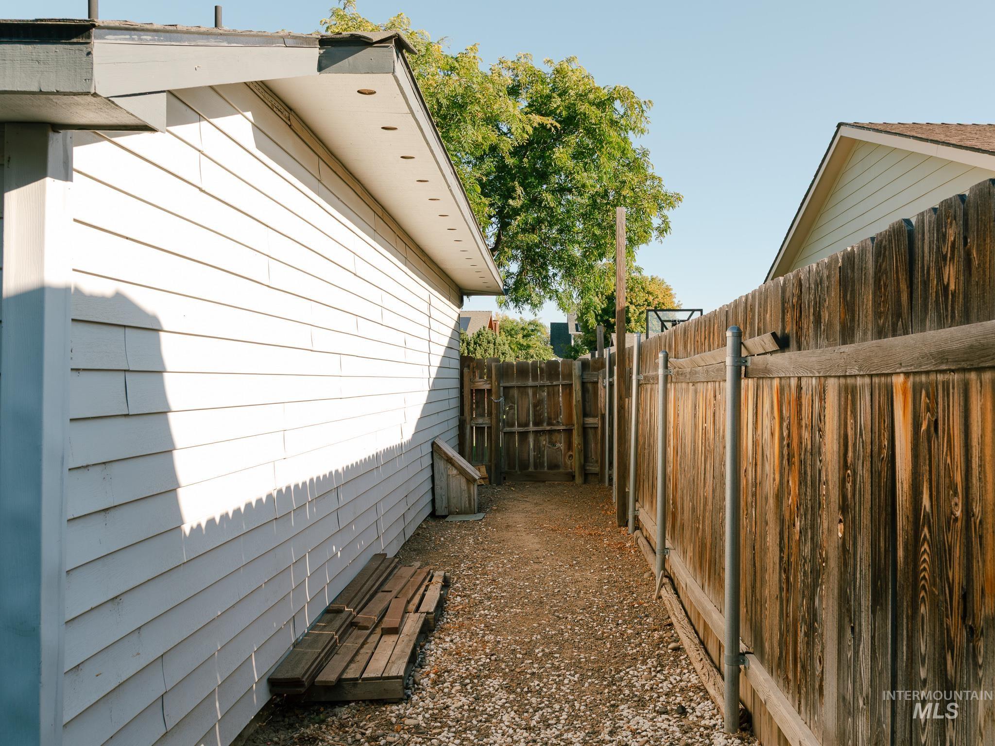 2556 SW 2nd Avenue, Ontario, Oregon 97914, 3 Bedrooms, 3 Bathrooms, Residential For Sale, Price $309,900,MLS 99000852