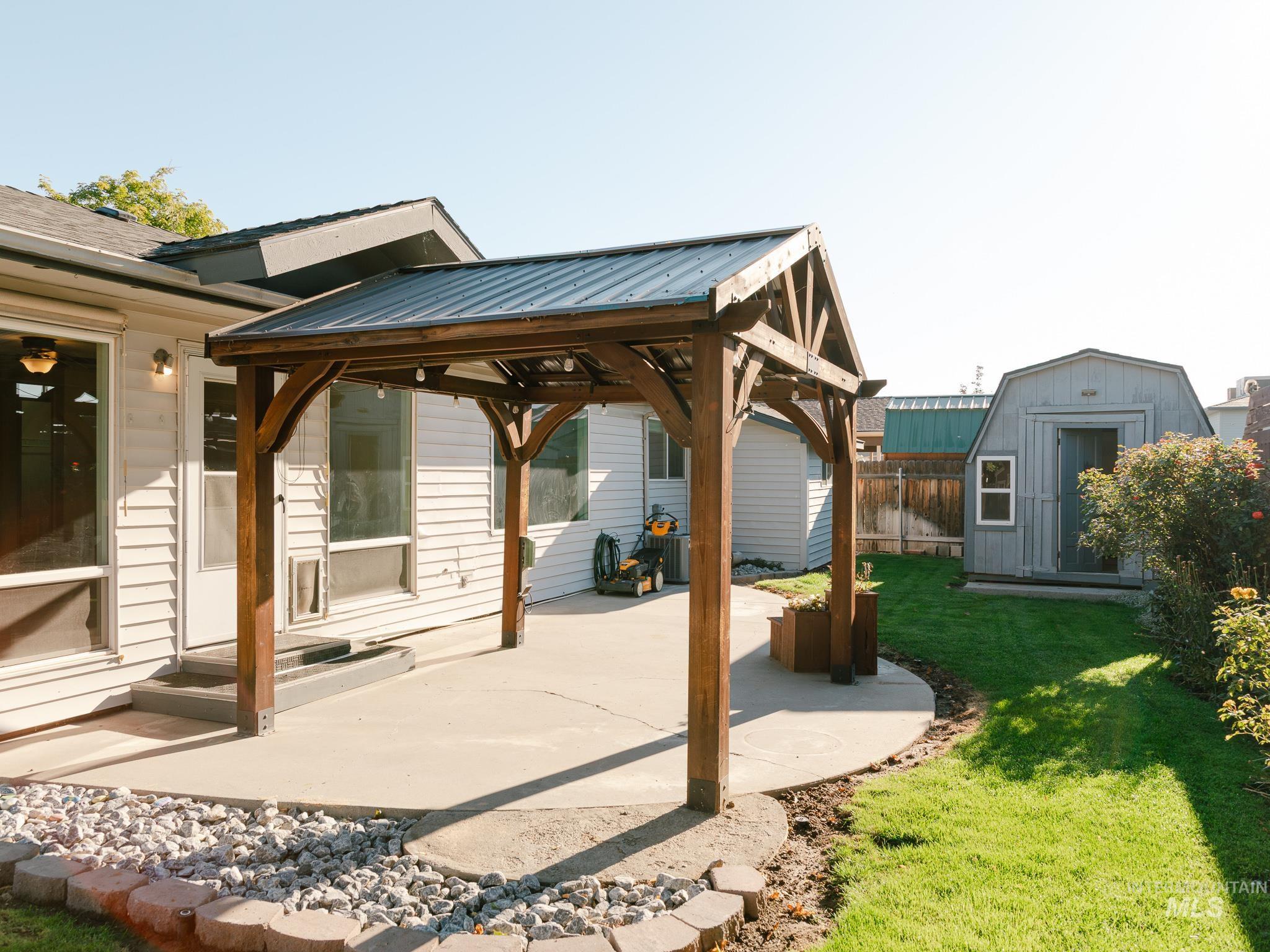 2556 SW 2nd Avenue, Ontario, Oregon 97914, 3 Bedrooms, 3 Bathrooms, Residential For Sale, Price $309,900,MLS 99000852