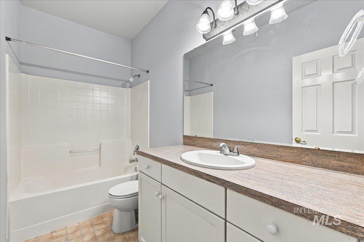 2127 S Whisper Cove, Boise, Idaho 83709, 4 Bedrooms, 3 Bathrooms, Residential For Sale, Price $549,900,MLS 99000853