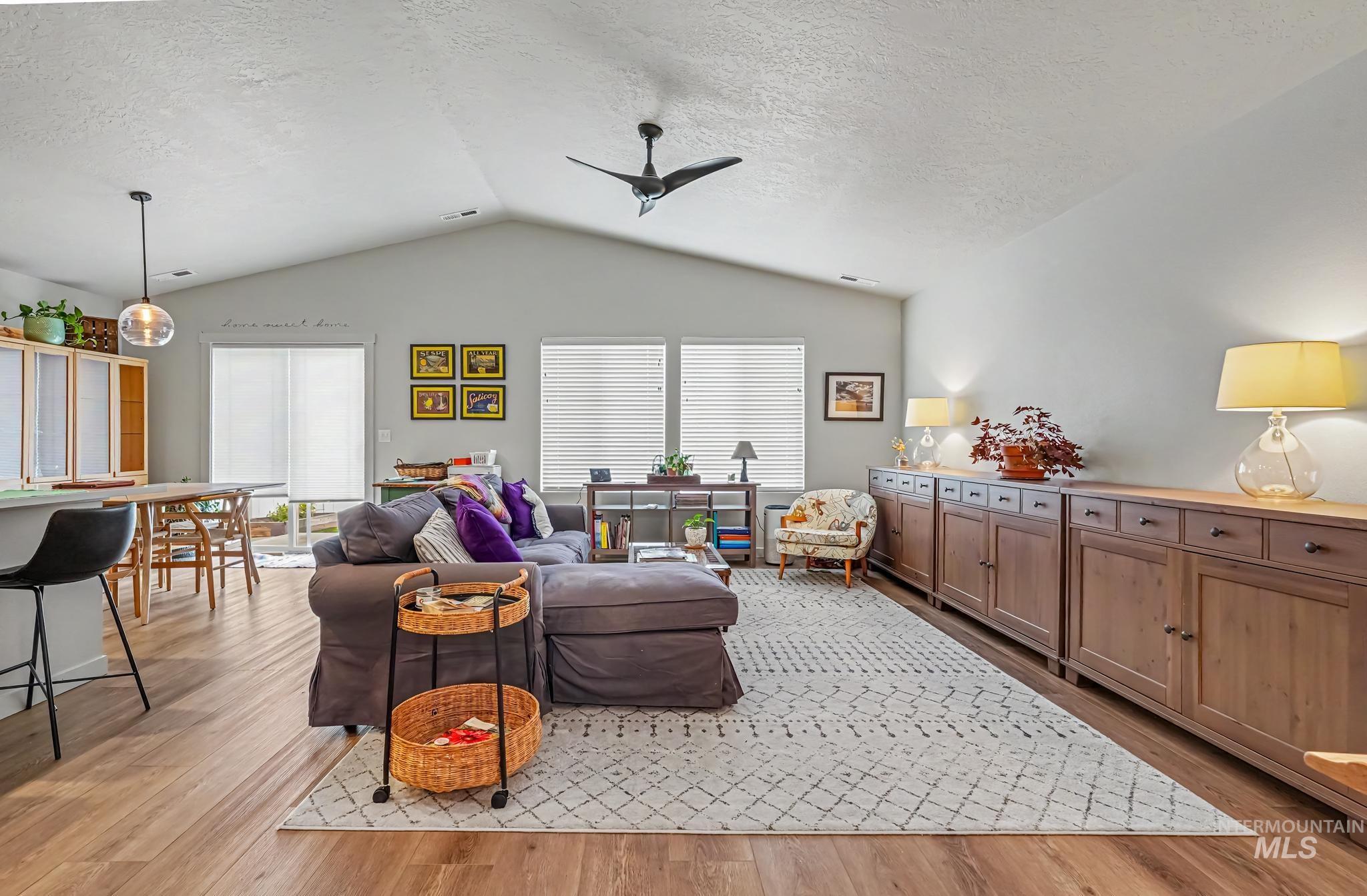 238 S Riggs Spring Ave, Meridian, Idaho 83642, 3 Bedrooms, 2 Bathrooms, Residential For Sale, Price $435,000,MLS 99000859