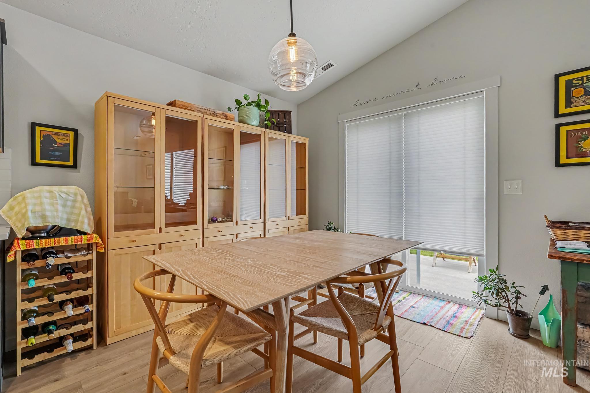 238 S Riggs Spring Ave, Meridian, Idaho 83642, 3 Bedrooms, 2 Bathrooms, Residential For Sale, Price $435,000,MLS 99000859