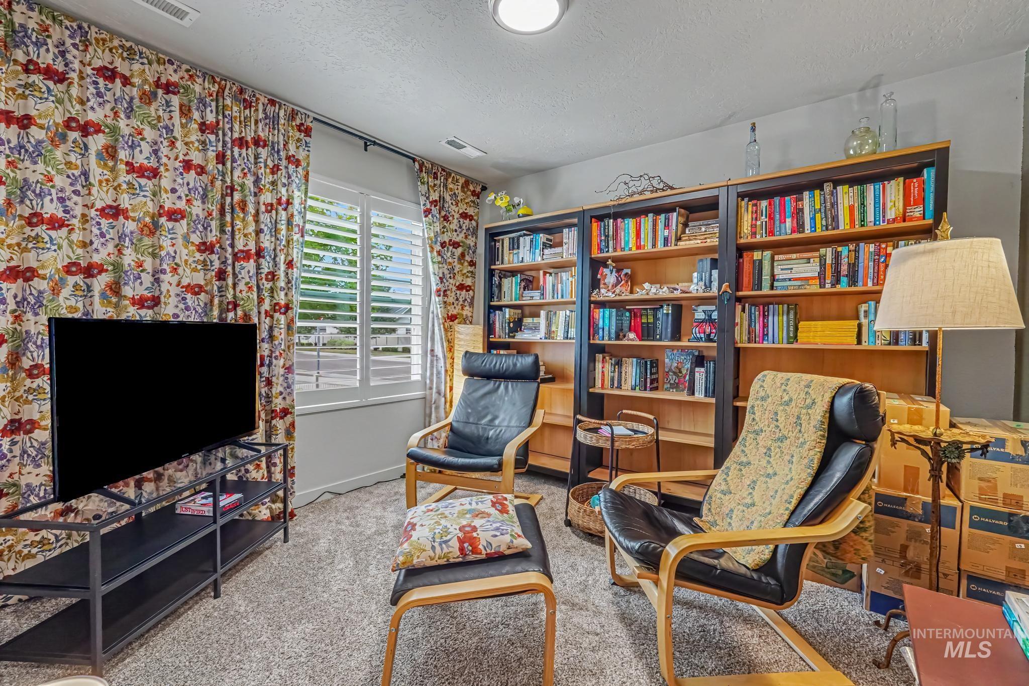 238 S Riggs Spring Ave, Meridian, Idaho 83642, 3 Bedrooms, 2 Bathrooms, Residential For Sale, Price $435,000,MLS 99000859