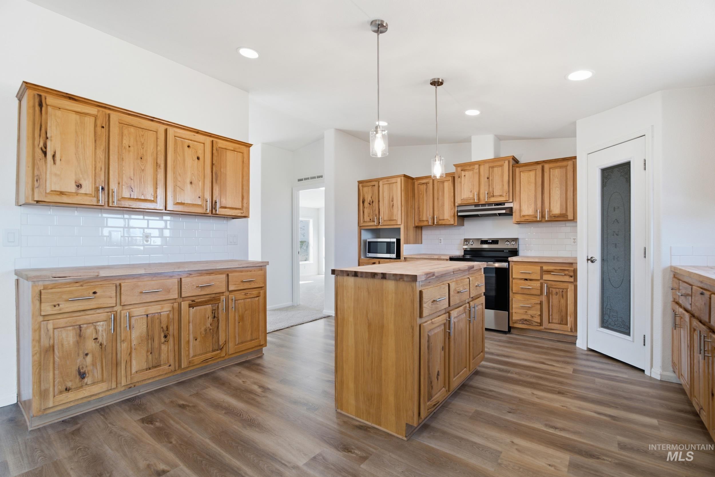 3095 Center Ave, Payette, Idaho 83661, 3 Bedrooms, 2 Bathrooms, Residential For Sale, Price $399,000, 99000864