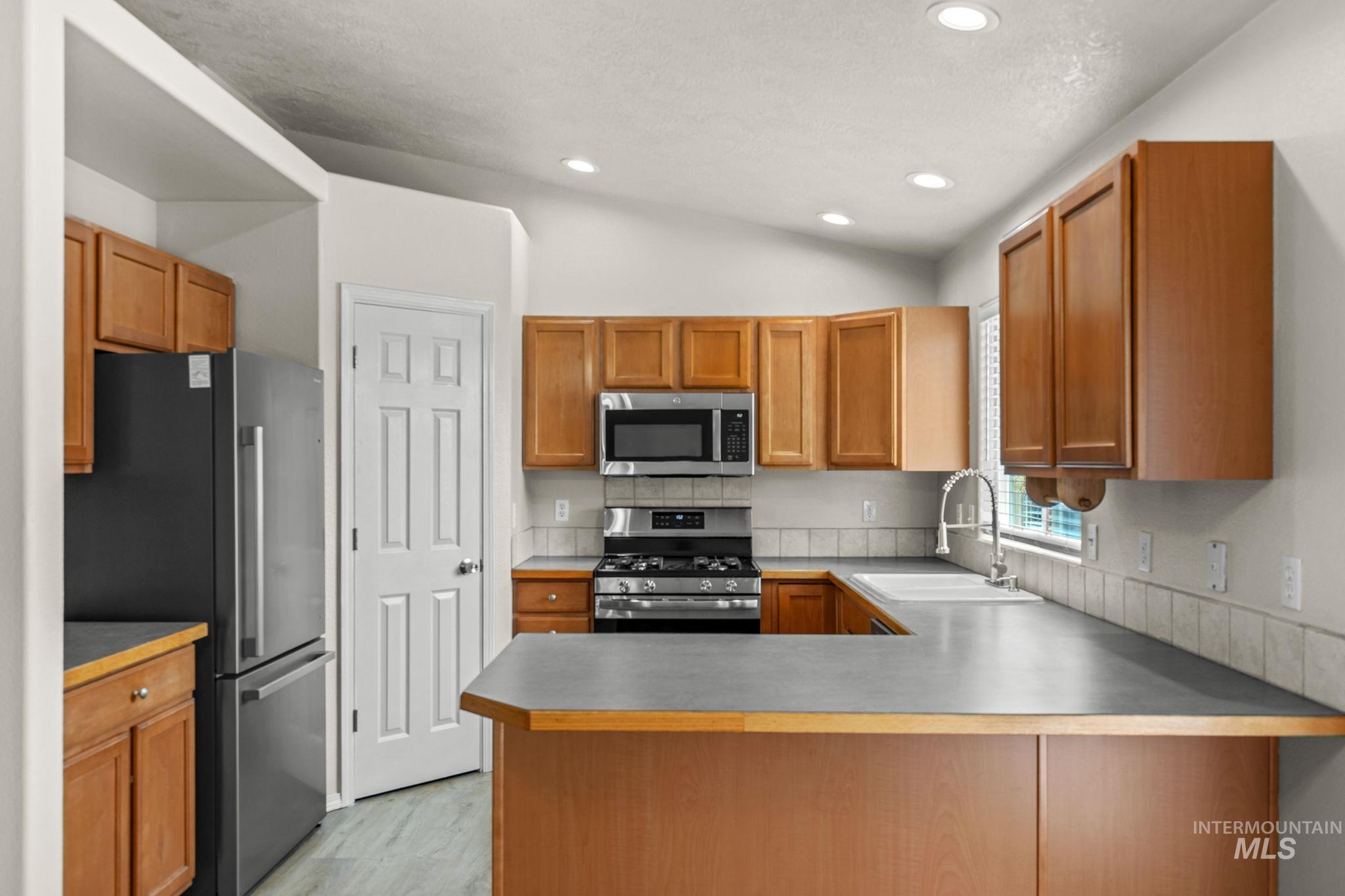 4925 W Tournament Dr, Meridian, Idaho 83646, 3 Bedrooms, 2 Bathrooms, Residential For Sale, Price $465,000,MLS 99000865