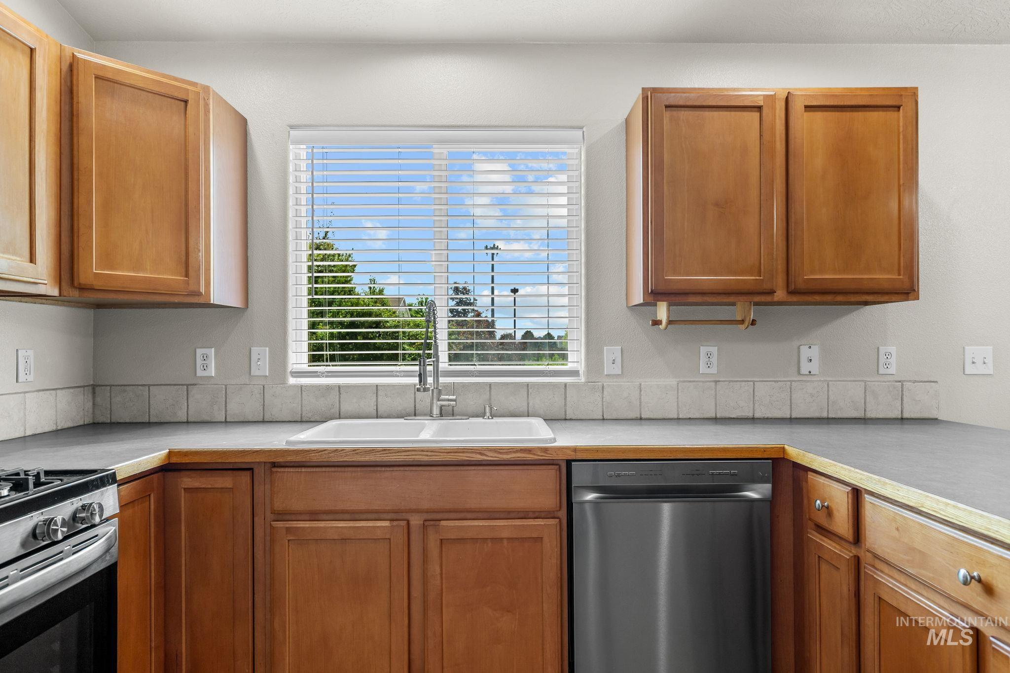 4925 W Tournament Dr, Meridian, Idaho 83646, 3 Bedrooms, 2 Bathrooms, Residential For Sale, Price $465,000,MLS 99000865