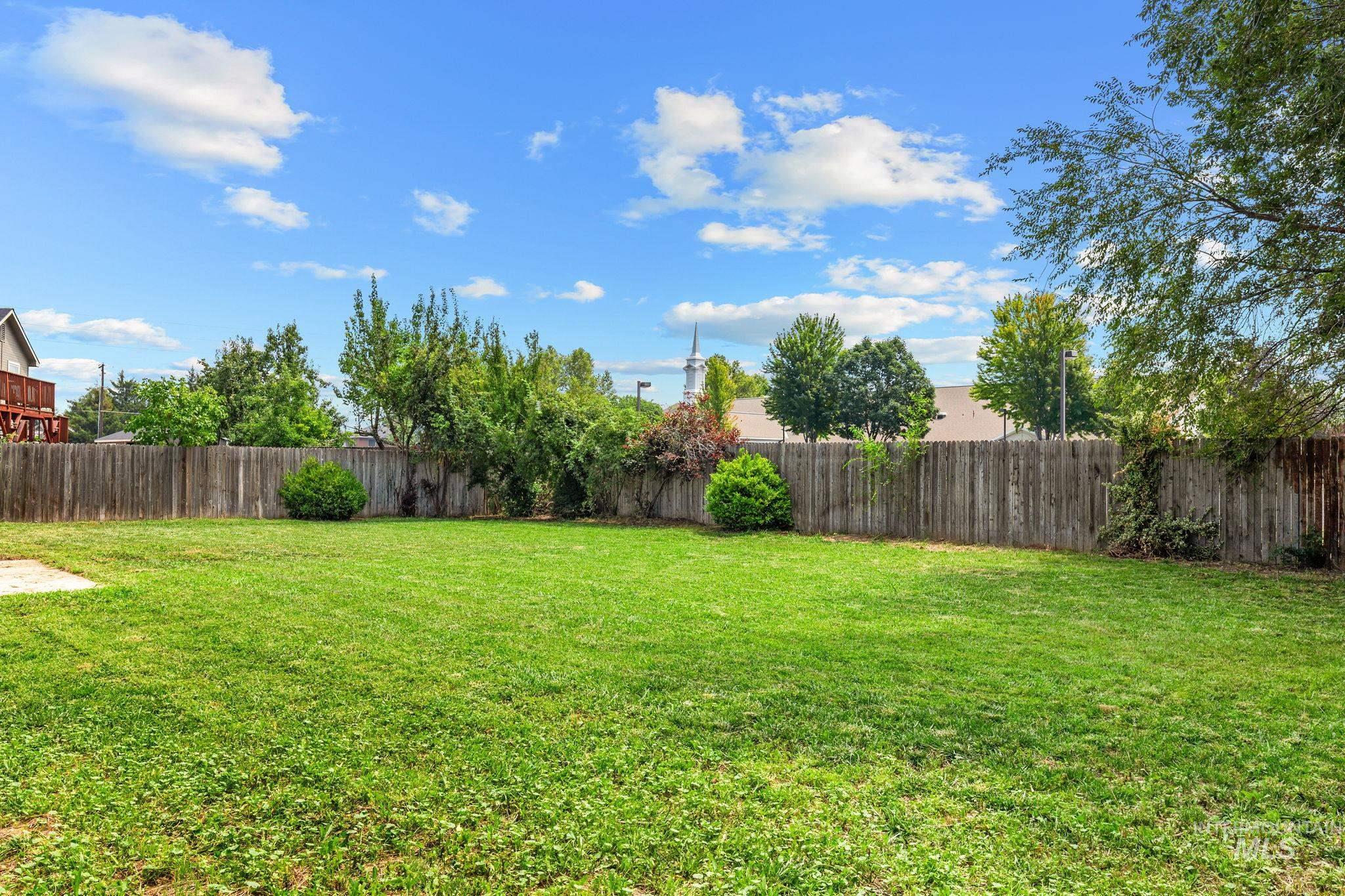 4925 W Tournament Dr, Meridian, Idaho 83646, 3 Bedrooms, 2 Bathrooms, Residential For Sale, Price $465,000,MLS 99000865
