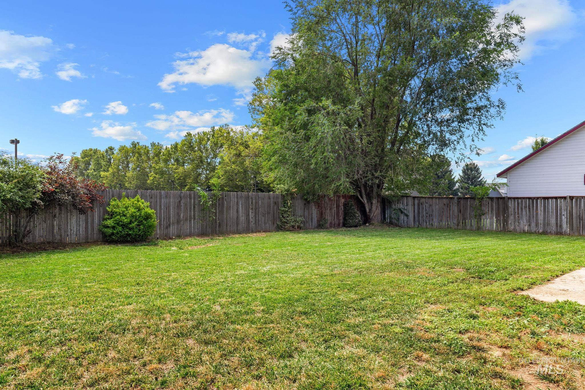 4925 W Tournament Dr, Meridian, Idaho 83646, 3 Bedrooms, 2 Bathrooms, Residential For Sale, Price $465,000,MLS 99000865