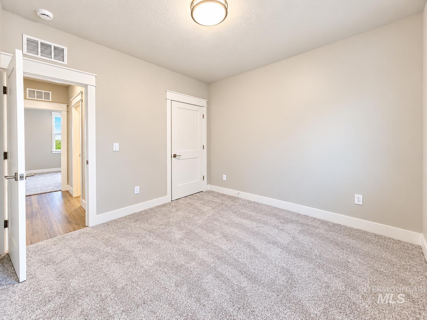 1054 W Afton Pl, Kuna, Idaho 83634, 4 Bedrooms, 2.5 Bathrooms, Residential For Sale, Price $559,900,MLS 99000869