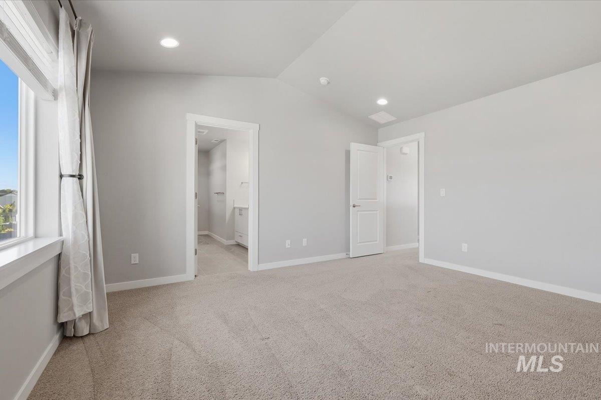 10386 Stony Oak St., Nampa, Idaho 83687, 5 Bedrooms, 2.5 Bathrooms, Residential For Sale, Price $559,900,MLS 99000876