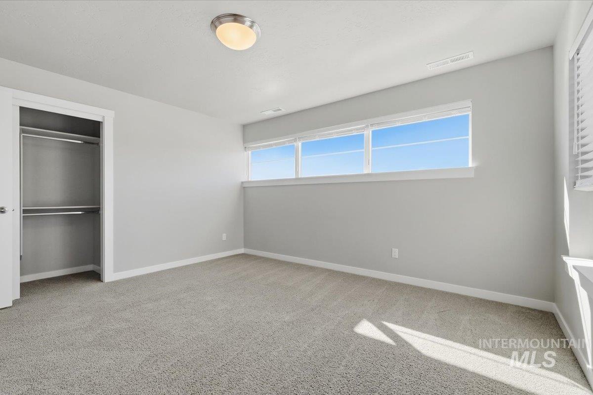10386 Stony Oak St., Nampa, Idaho 83687, 5 Bedrooms, 2.5 Bathrooms, Residential For Sale, Price $559,900,MLS 99000876