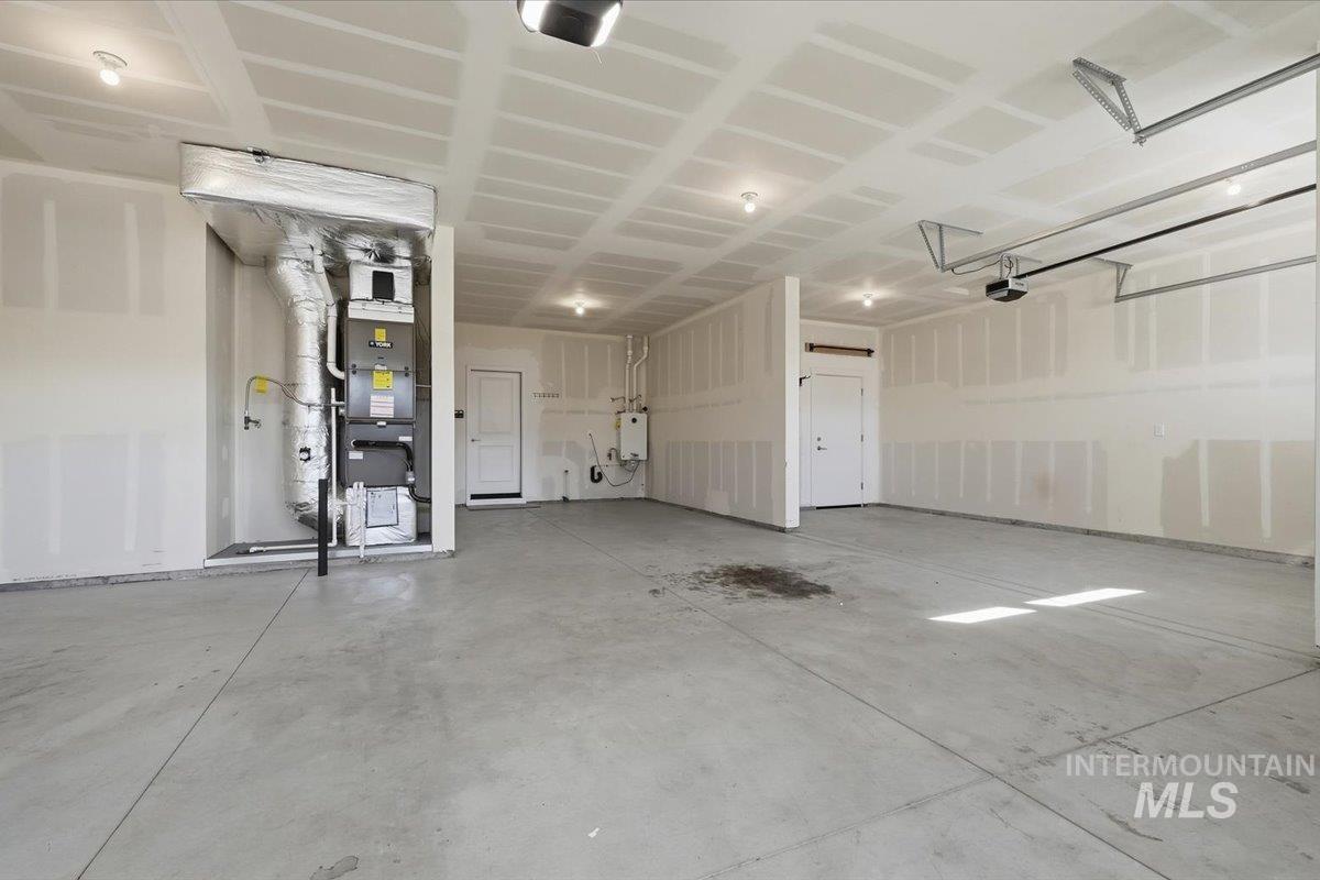 10386 Stony Oak St., Nampa, Idaho 83687, 5 Bedrooms, 2.5 Bathrooms, Residential For Sale, Price $559,900,MLS 99000876