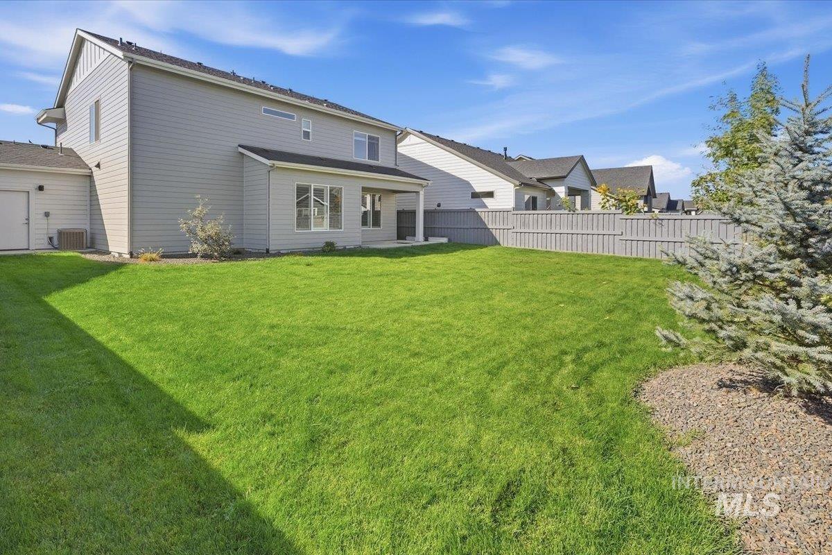 10386 Stony Oak St., Nampa, Idaho 83687, 5 Bedrooms, 2.5 Bathrooms, Residential For Sale, Price $559,900,MLS 99000876
