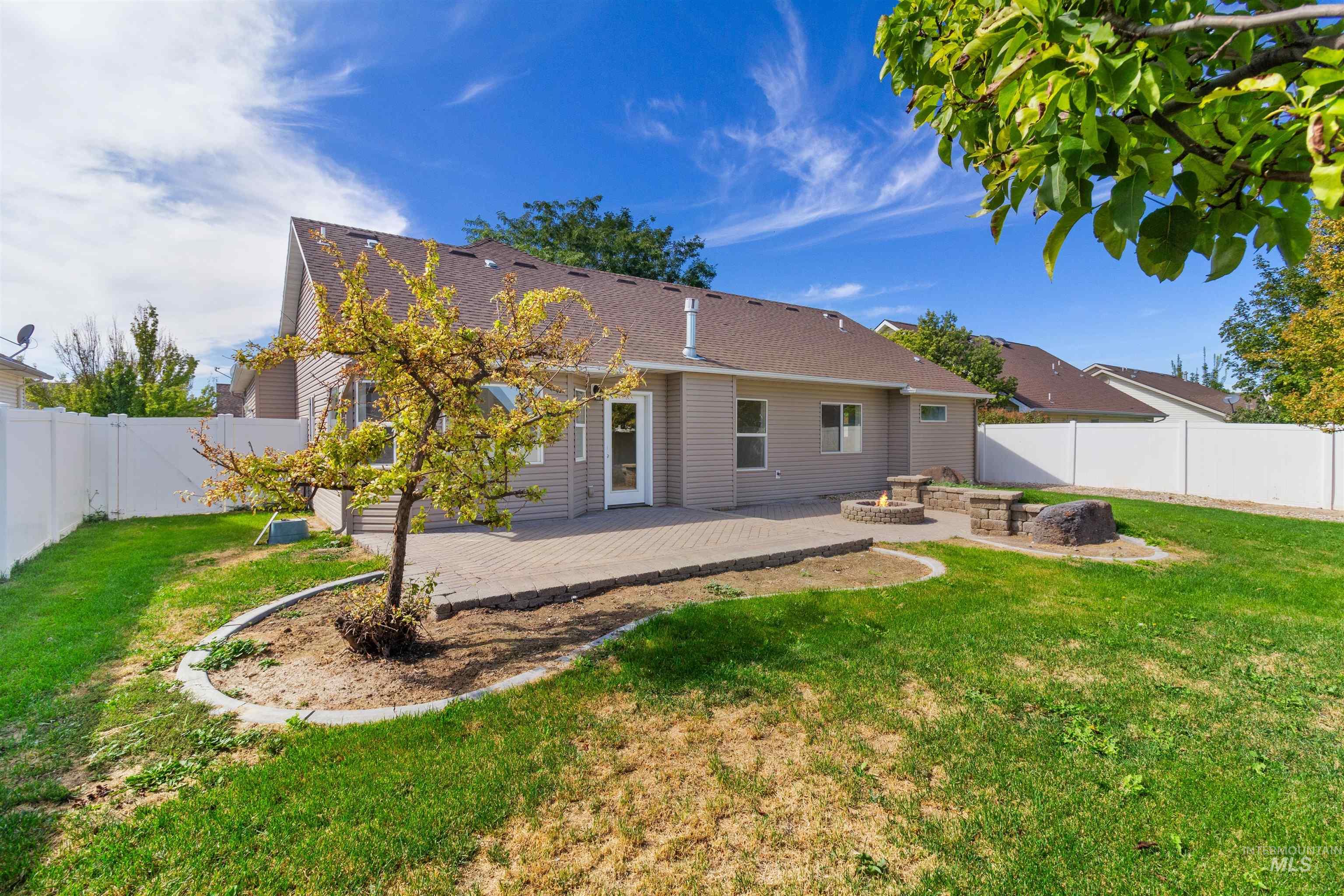 1362 Cody Court, Twin Falls, Idaho 83301, 3 Bedrooms, 2 Bathrooms, Residential For Sale, Price $525,000,MLS 99000877