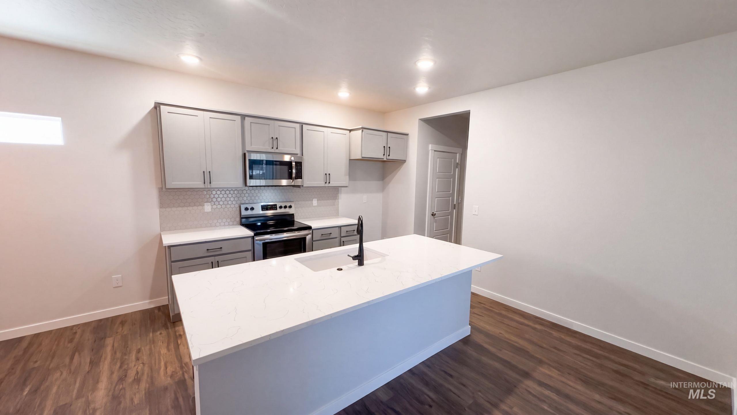 4998 W Thornapple Dr, Meridian, Idaho 83646, 3 Bedrooms, 2 Bathrooms, Residential For Sale, Price $418,000,MLS 99000881