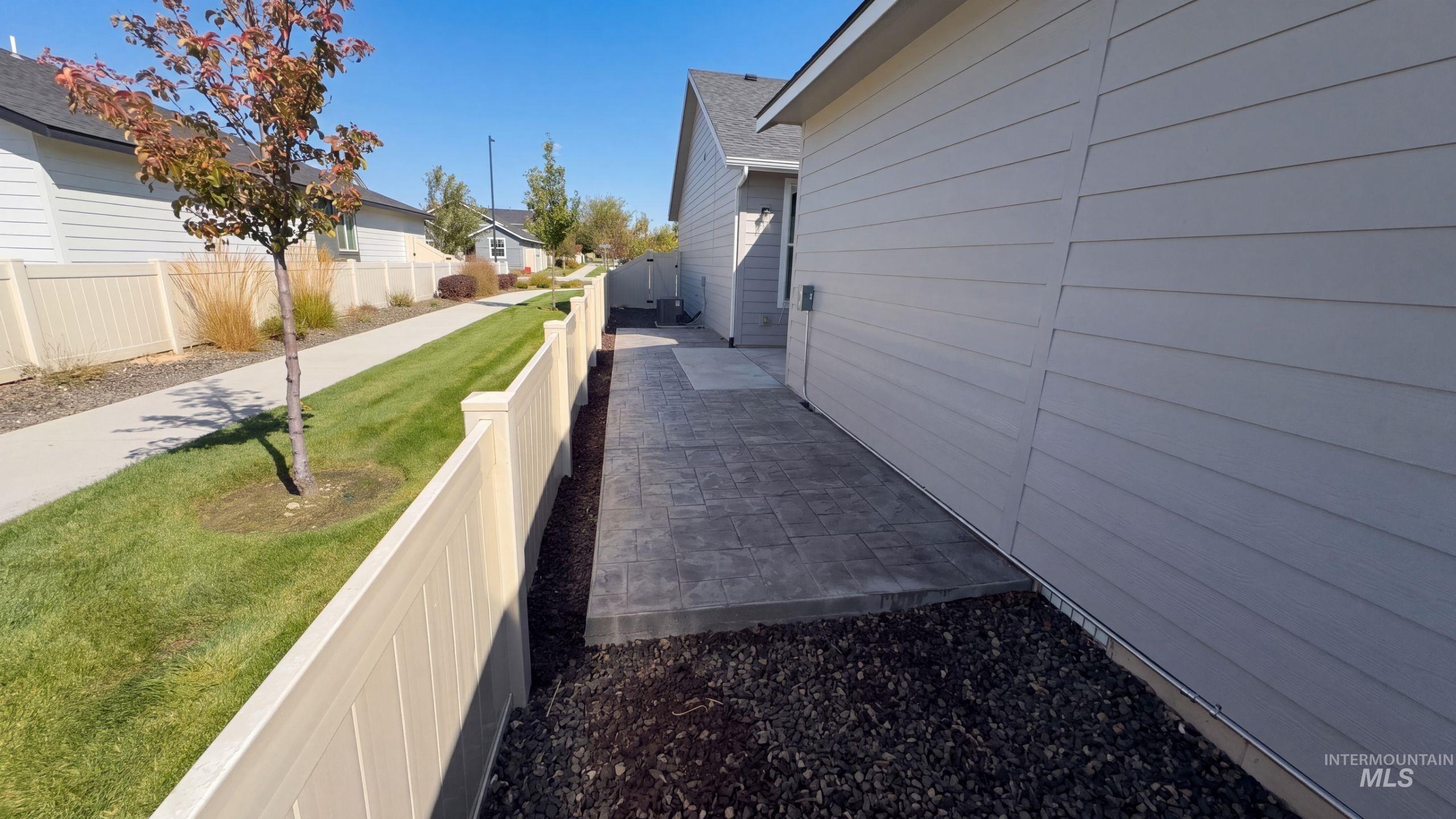 4998 W Thornapple Dr, Meridian, Idaho 83646, 3 Bedrooms, 2 Bathrooms, Residential For Sale, Price $418,000,MLS 99000881