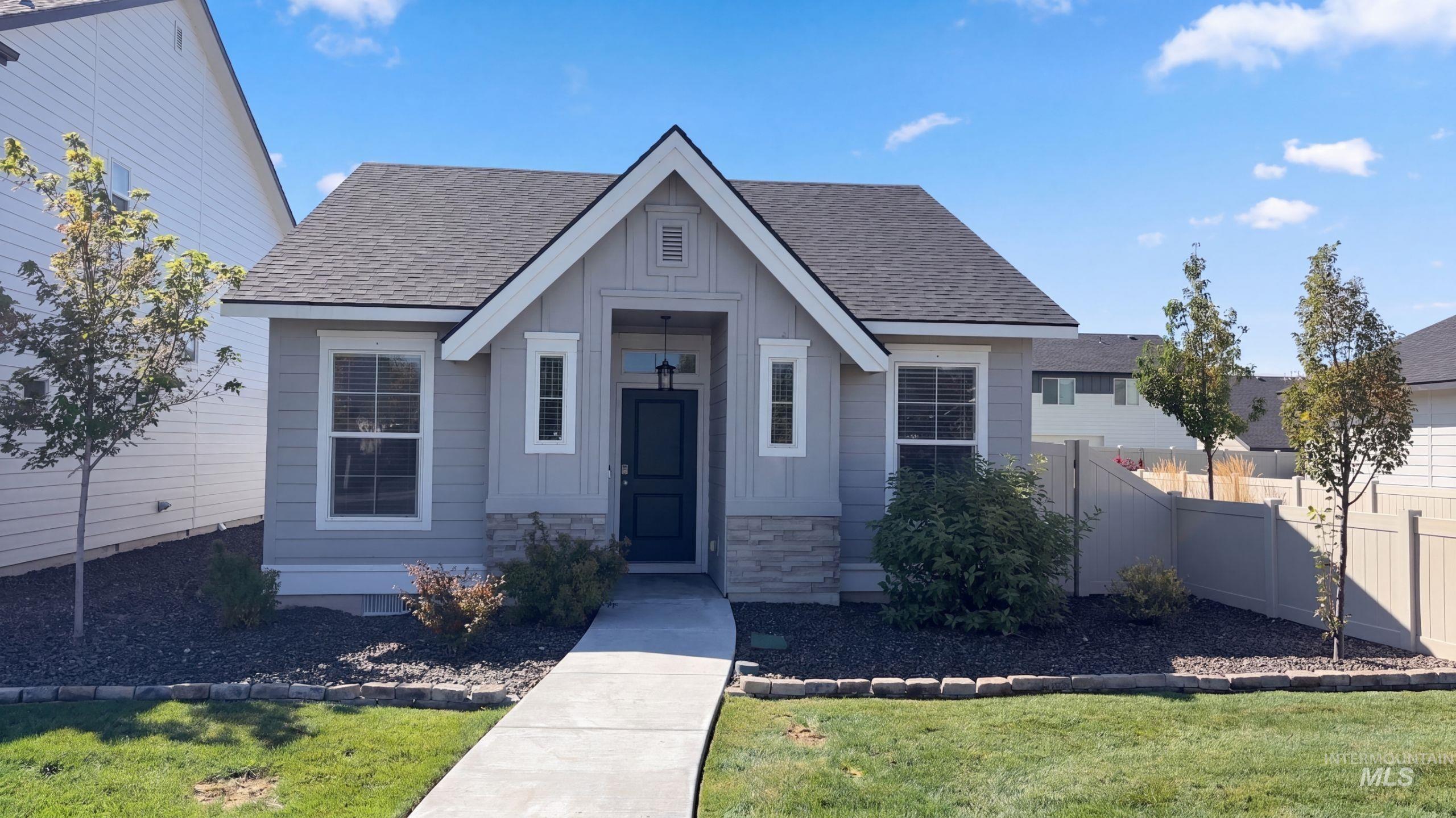 4998 W Thornapple Dr, Meridian, Idaho 83646, 3 Bedrooms, 2 Bathrooms, Residential For Sale, Price $418,000,MLS 99000881