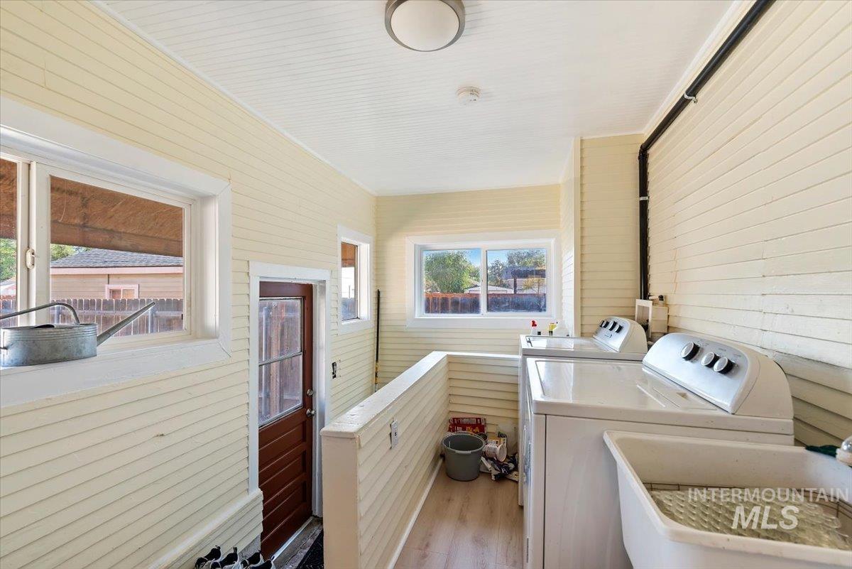 6210 W Primrose St, Boise, Idaho 83704, 2 Bedrooms, 1 Bathroom, Residential For Sale, Price $350,000,MLS 99000886