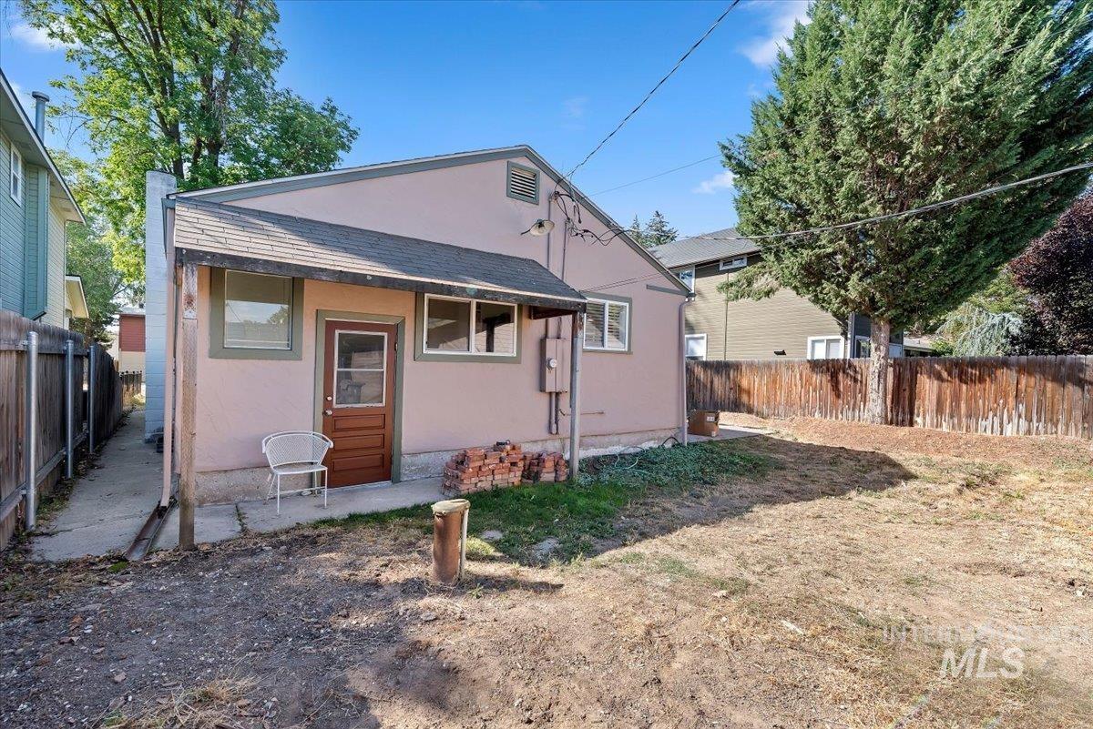 6210 W Primrose St, Boise, Idaho 83704, 2 Bedrooms, 1 Bathroom, Residential For Sale, Price $350,000,MLS 99000886