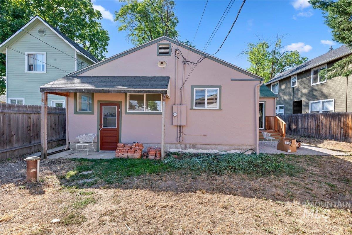 6210 W Primrose St, Boise, Idaho 83704, 2 Bedrooms, 1 Bathroom, Residential For Sale, Price $350,000,MLS 99000886