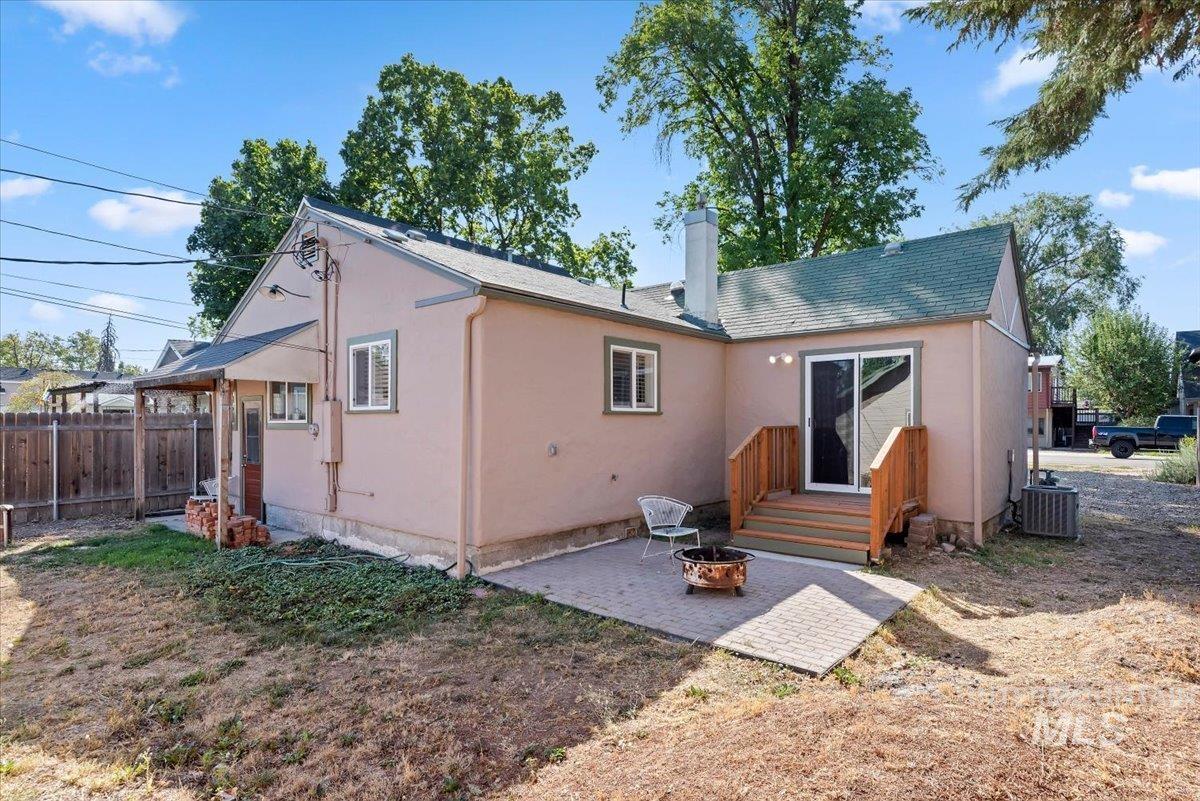 6210 W Primrose St, Boise, Idaho 83704, 2 Bedrooms, 1 Bathroom, Residential For Sale, Price $350,000,MLS 99000886