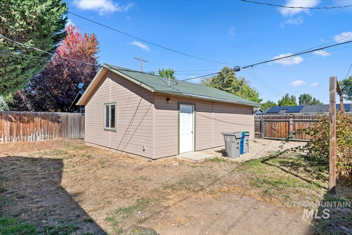 6210 W Primrose St, Boise, Idaho 83704, 2 Bedrooms, 1 Bathroom, Residential For Sale, Price $350,000,MLS 99000886